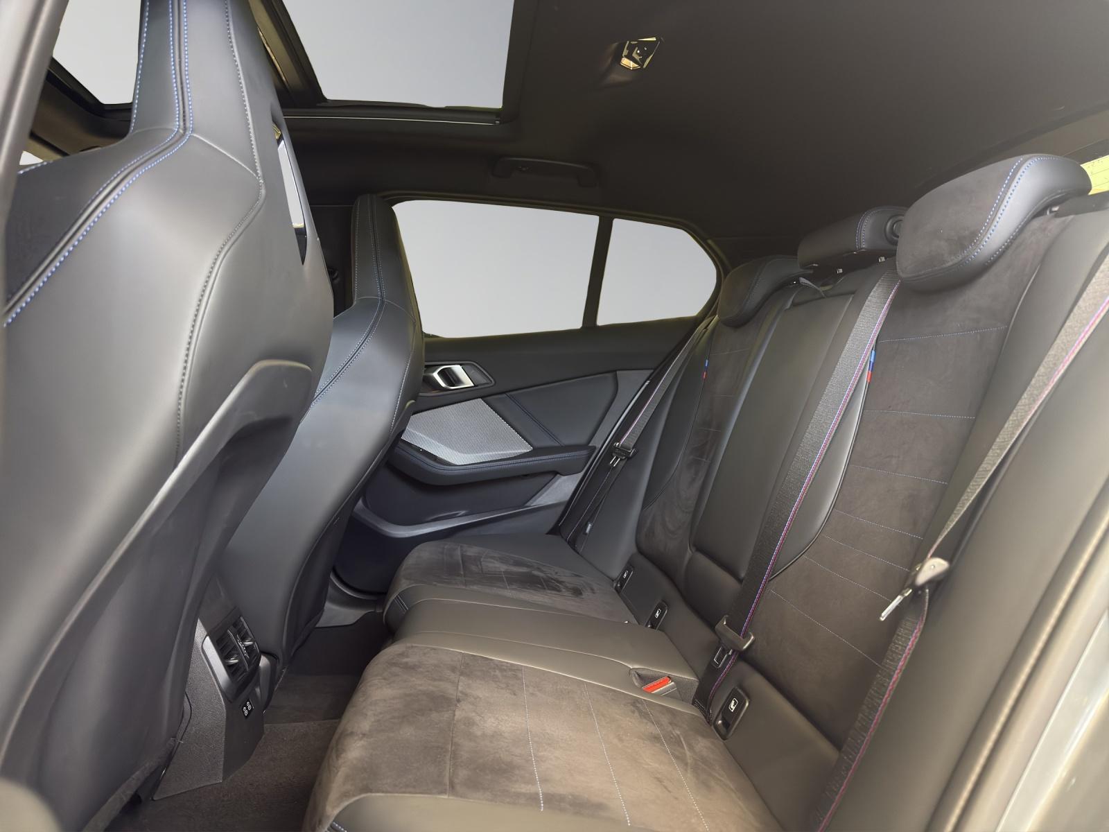 BMW M135i xDrive M-SportPaket Pro-image-15