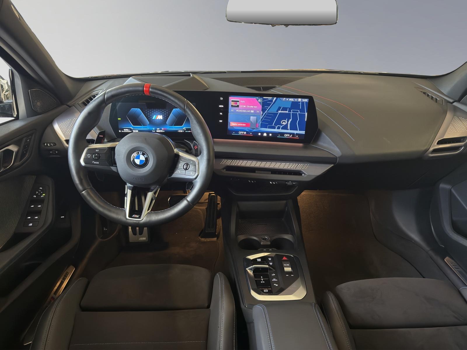 BMW M135i xDrive M-SportPaket Pro-image-9