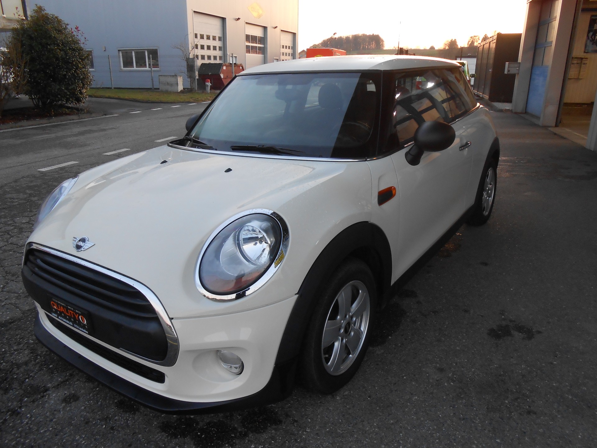 MINI One First Classic Edition-image-2