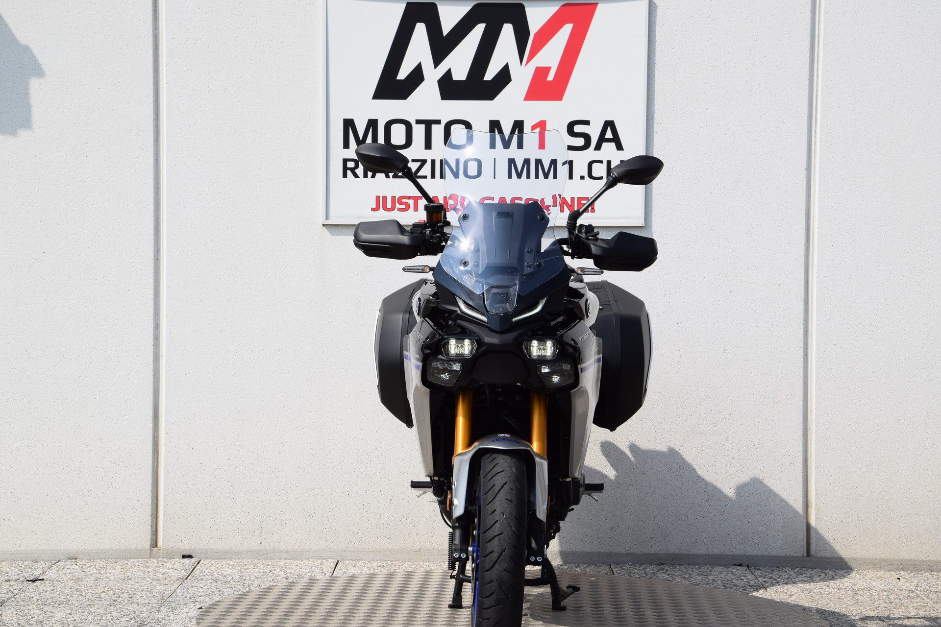 YAMAHA Tracer 9 GT+ Y-AMT-showroom-element-2