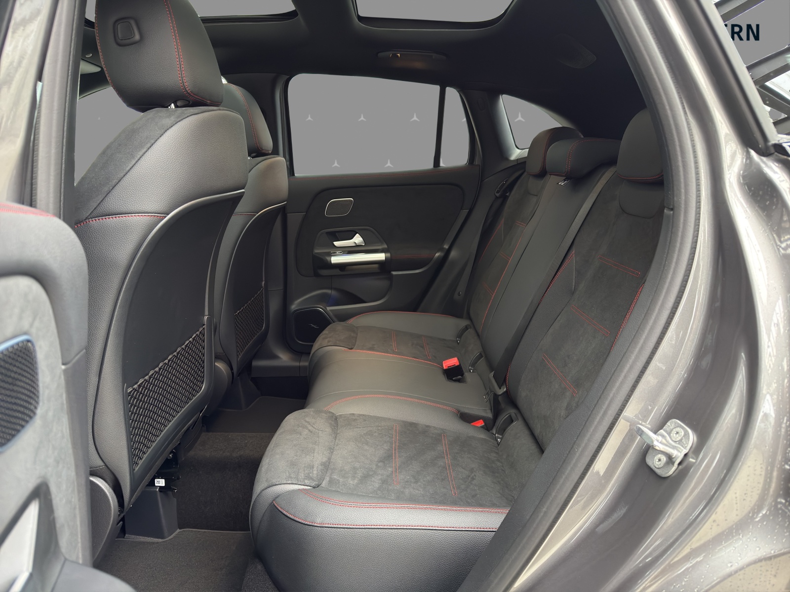 MERCEDES-BENZ GLA 200 Night Star 7G-DCT-image-15