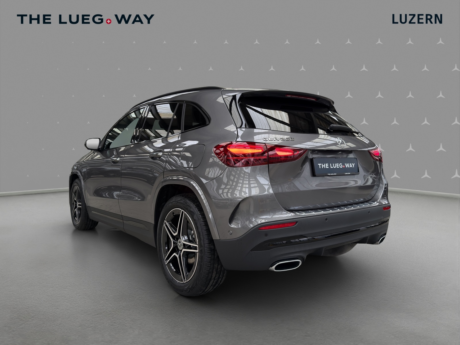 MERCEDES-BENZ GLA 200 Night Star 7G-DCT-image-2