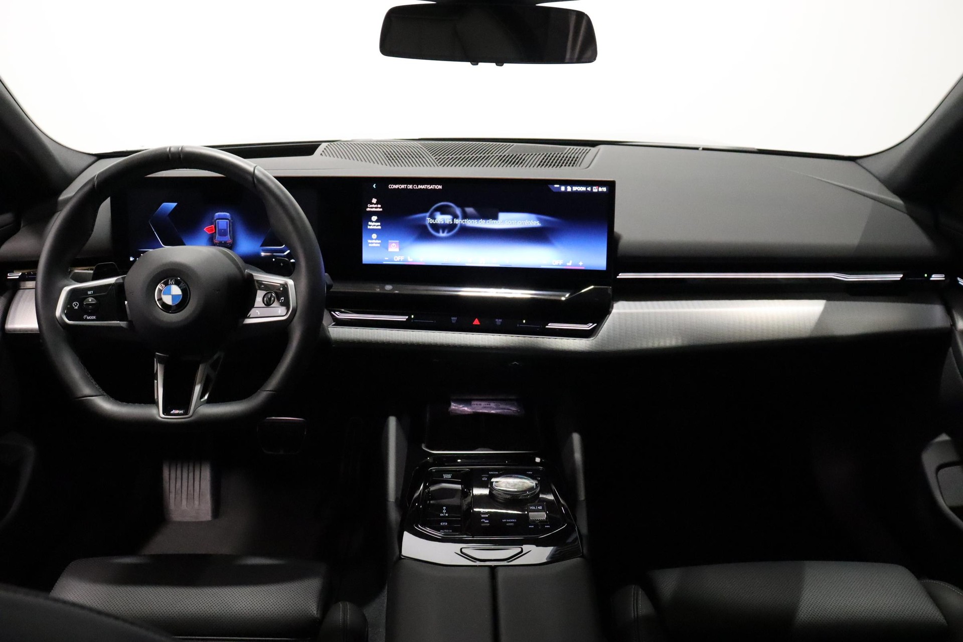 BMW 520d xDrive Touring-image-8