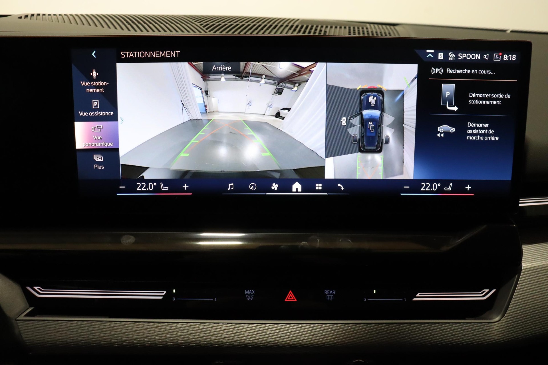 BMW 520d xDrive Touring-image-12