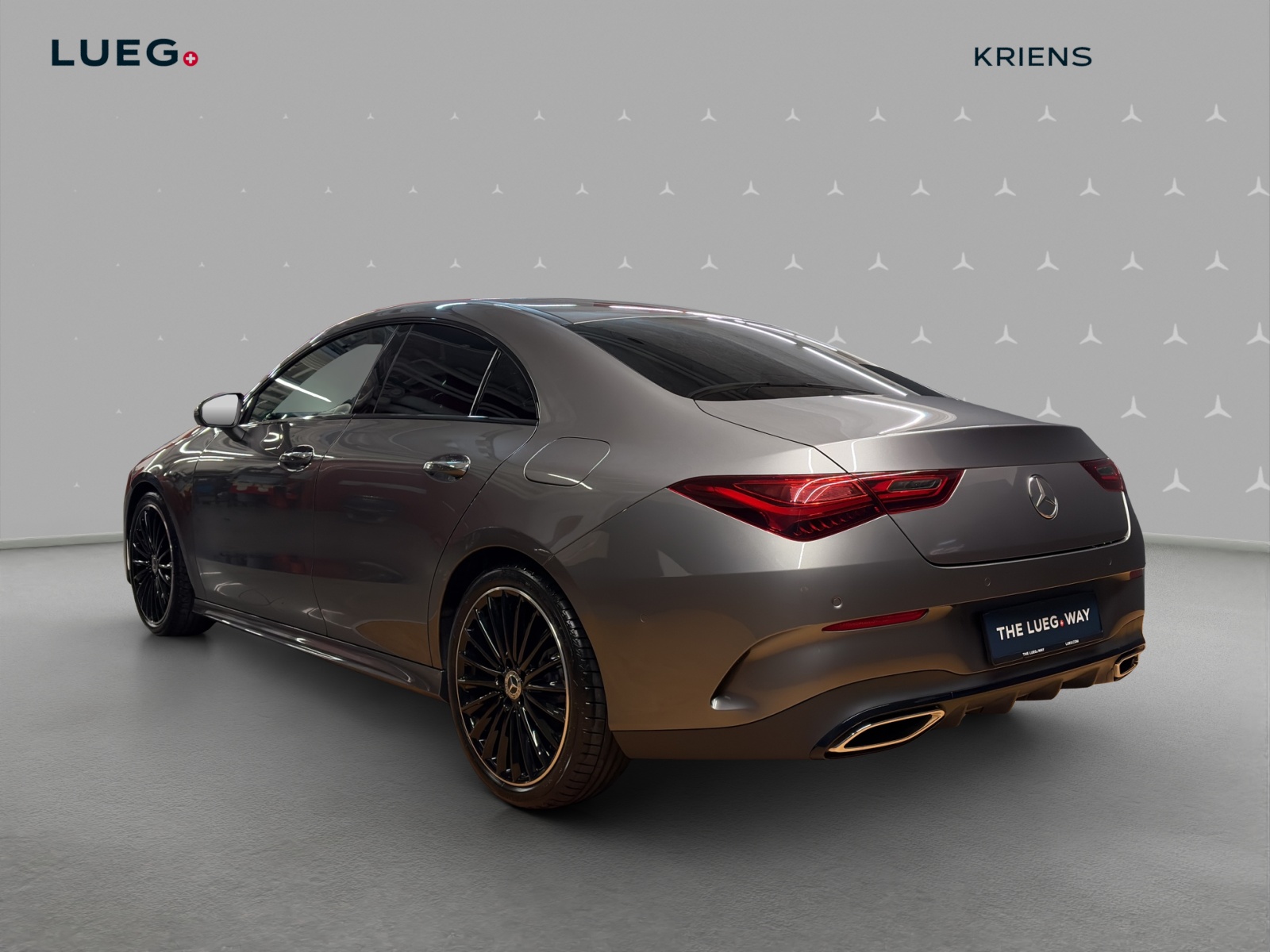 MERCEDES-BENZ CLA 200 - AMG / Rückfahrkamera / Ambiente-Licht / 19 Zoll Räder-image-3