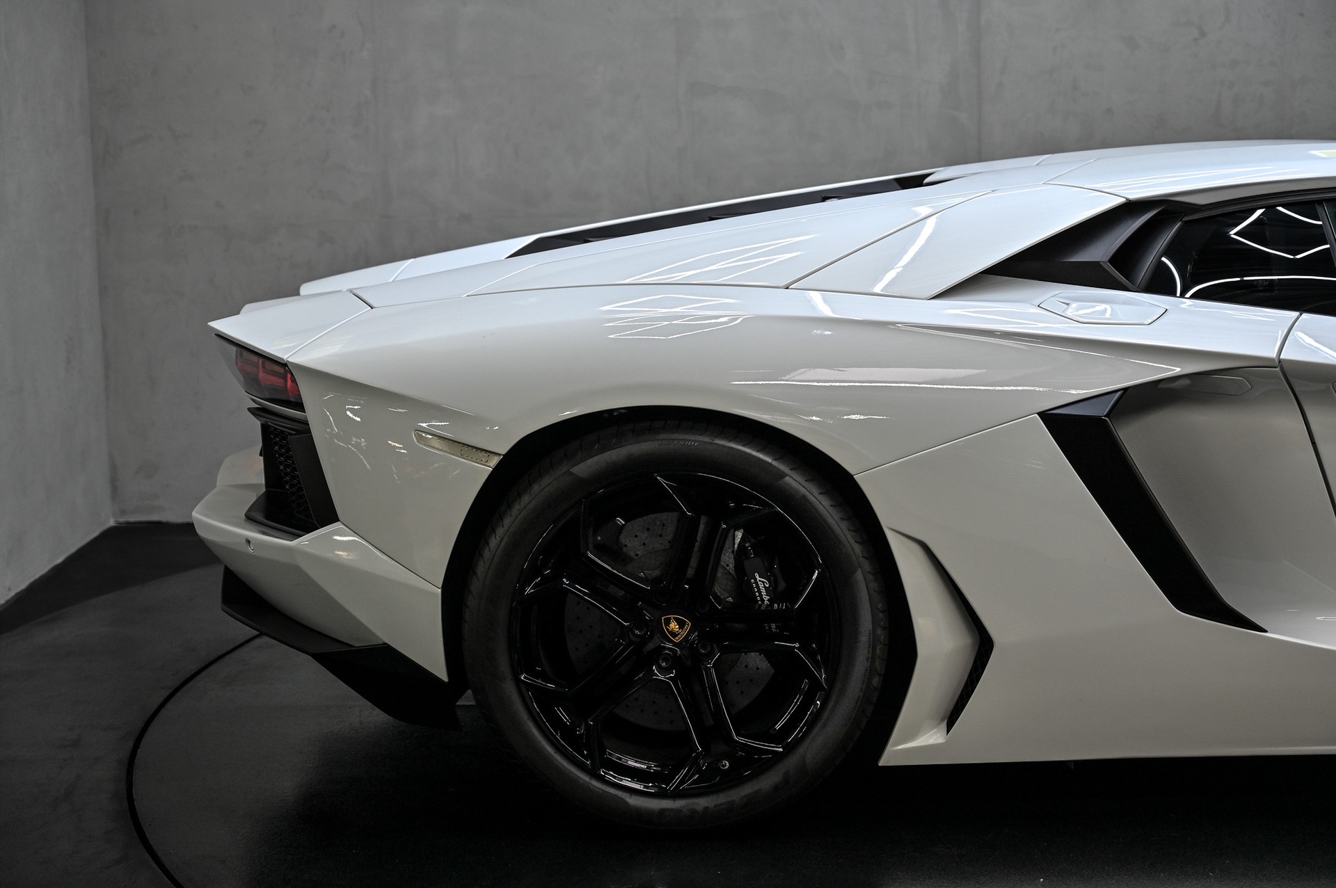 LAMBORGHINI Aventador LP700-4 Coupé E-Gear-image-17