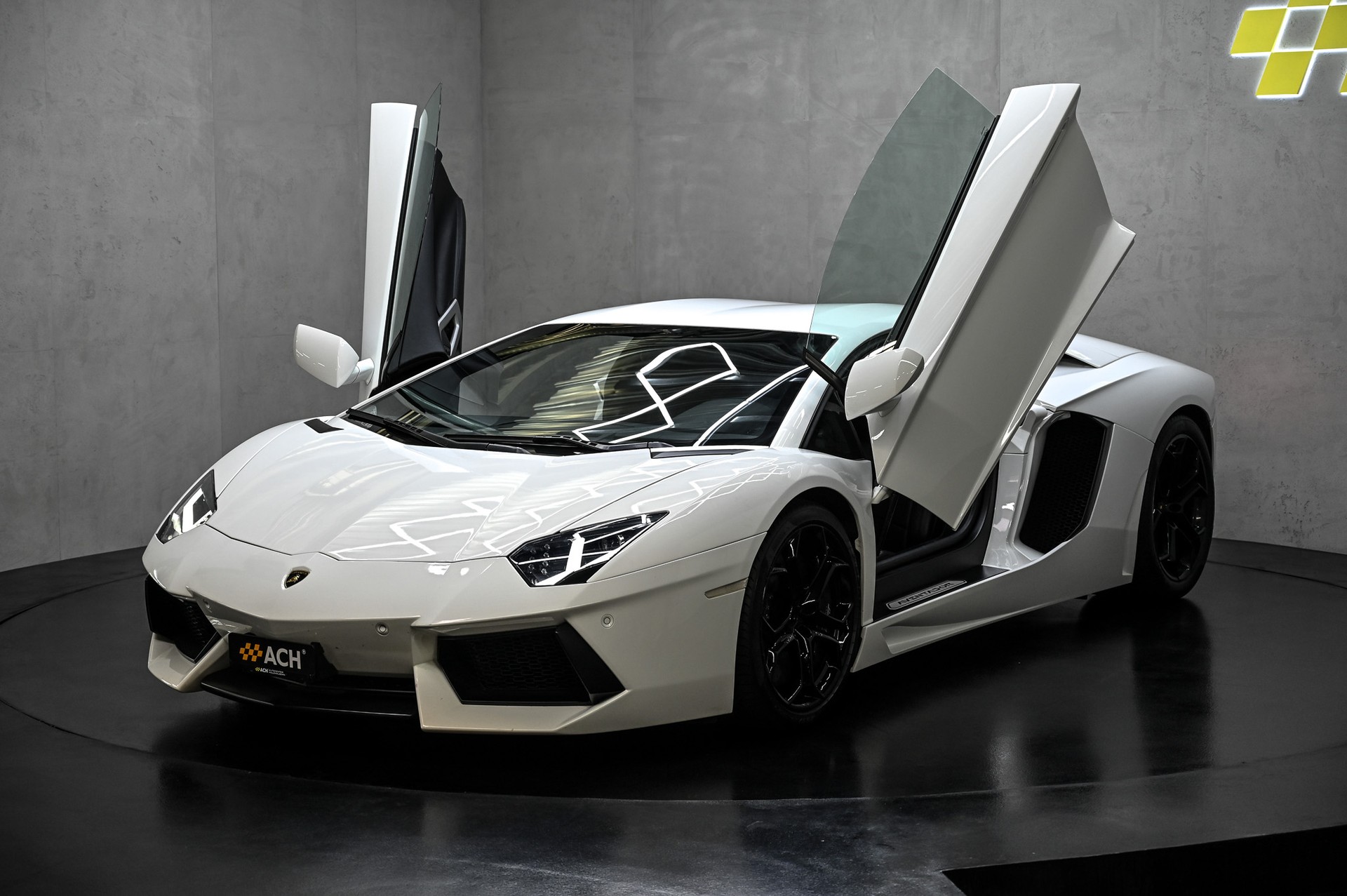 LAMBORGHINI Aventador LP700-4 Coupé E-Gear-image-5