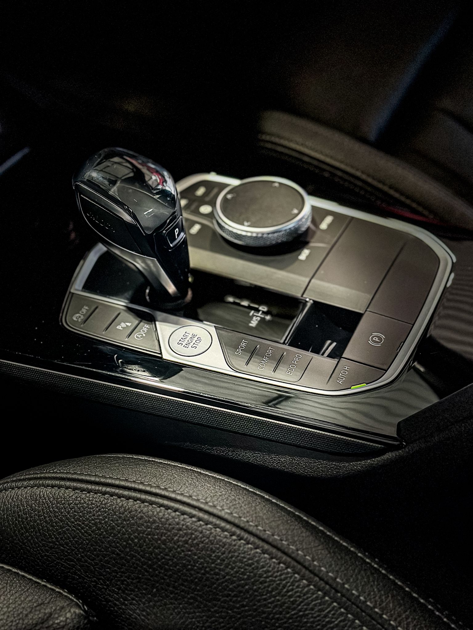 BMW M135i xDrive Steptronic-image-3
