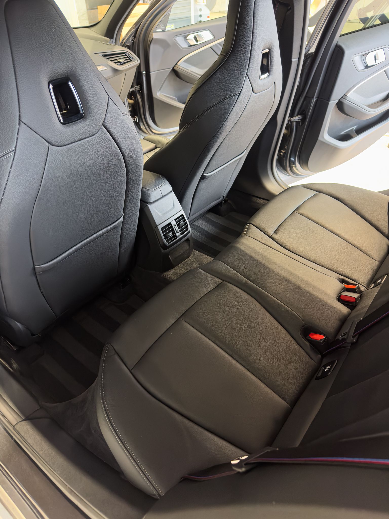 BMW M135i xDrive Steptronic-image-5