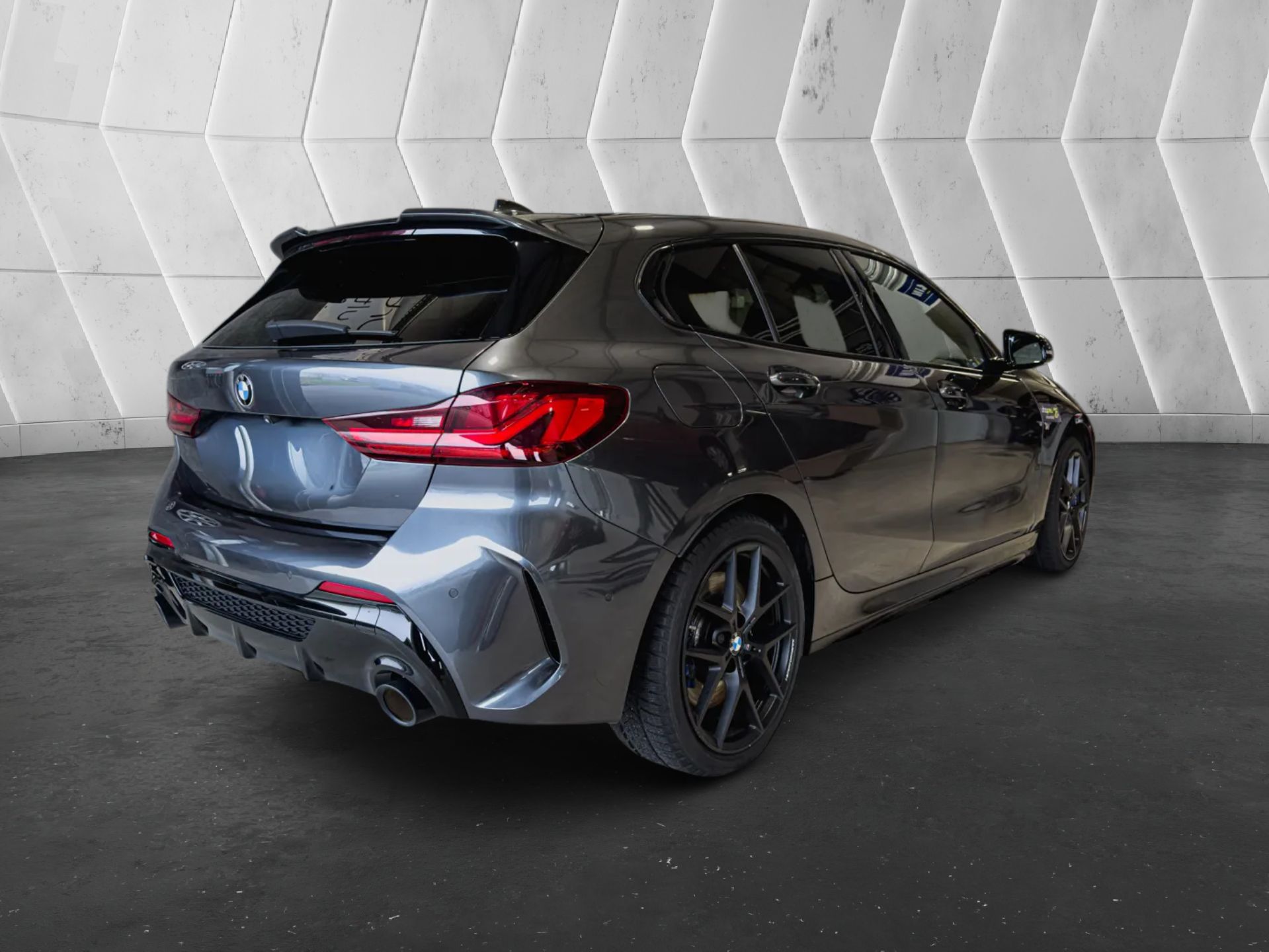BMW M135i xDrive Steptronic-image-1