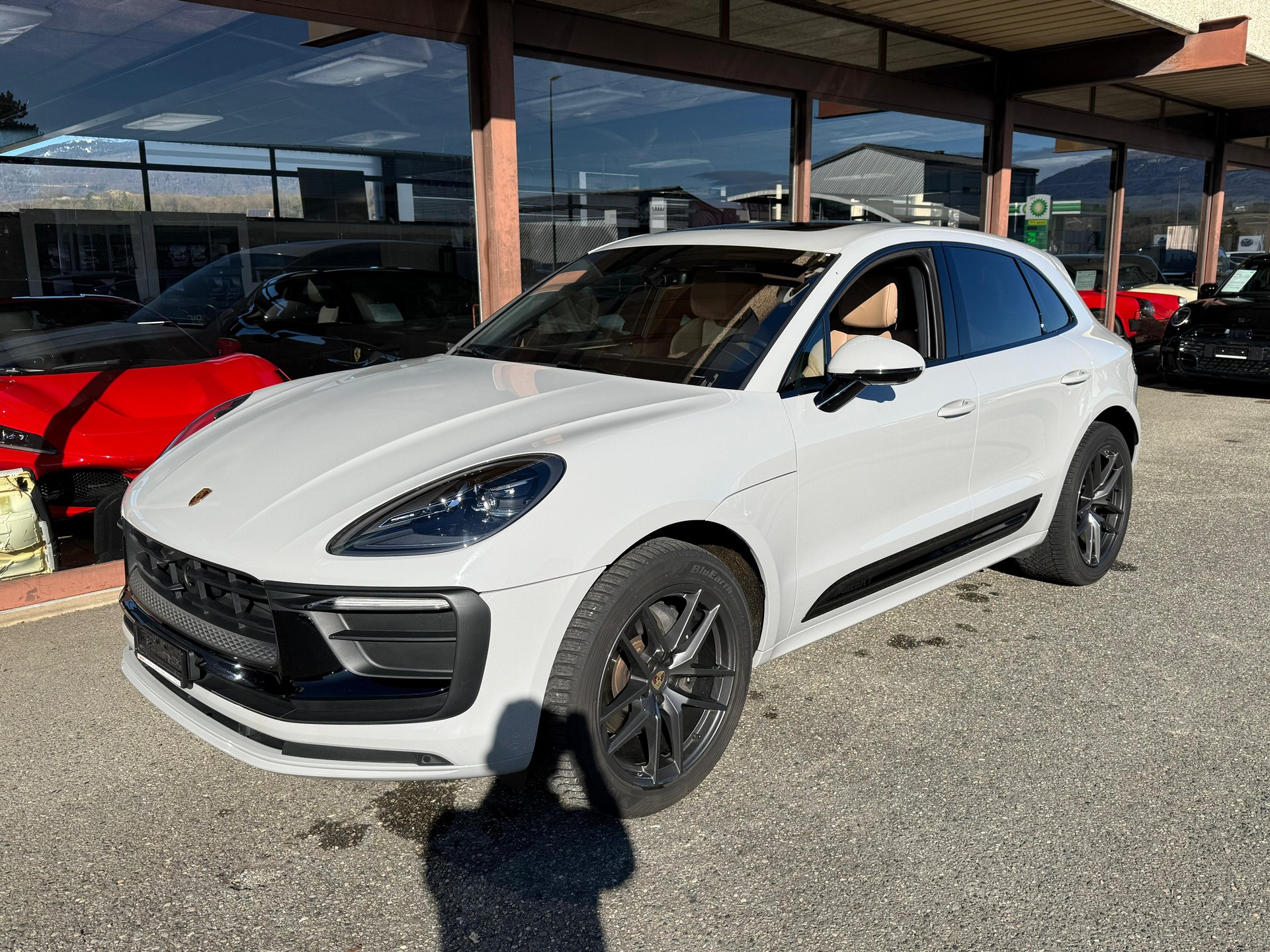 PORSCHE Macan PDK-image-1