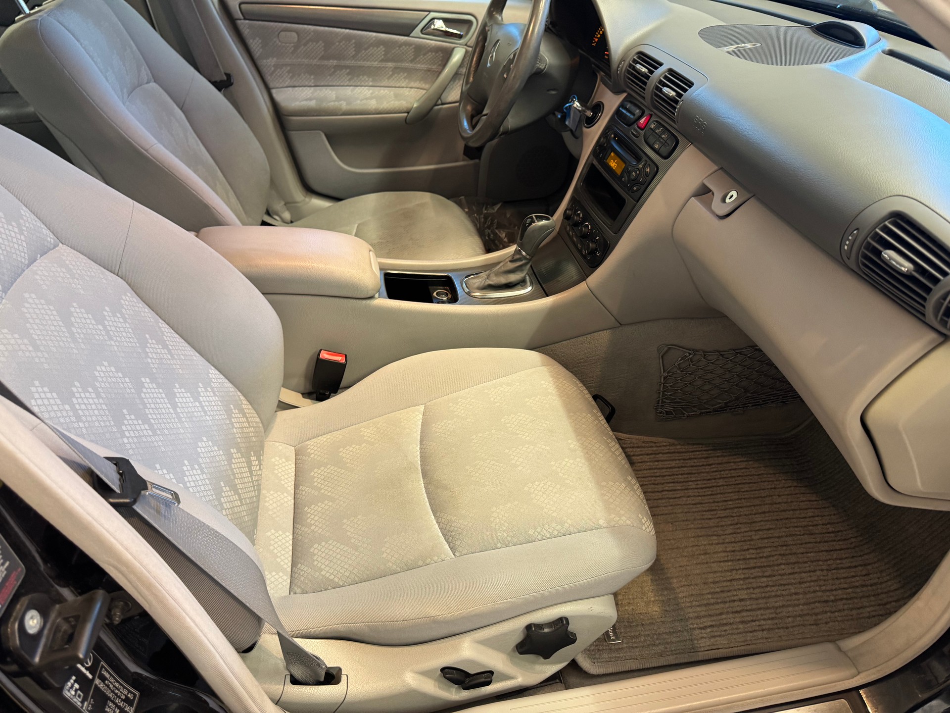 MERCEDES-BENZ C 200 Kompressor Avantgarde-image-12