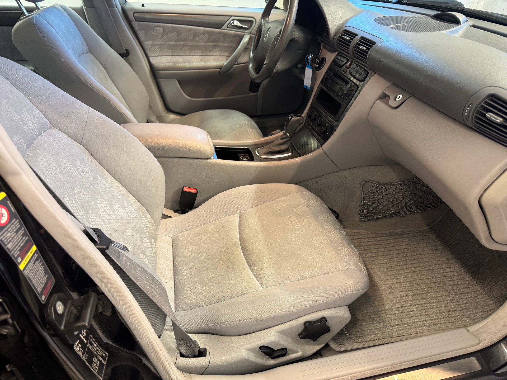 MERCEDES-BENZ C 200 Kompressor Avantgarde-image-10