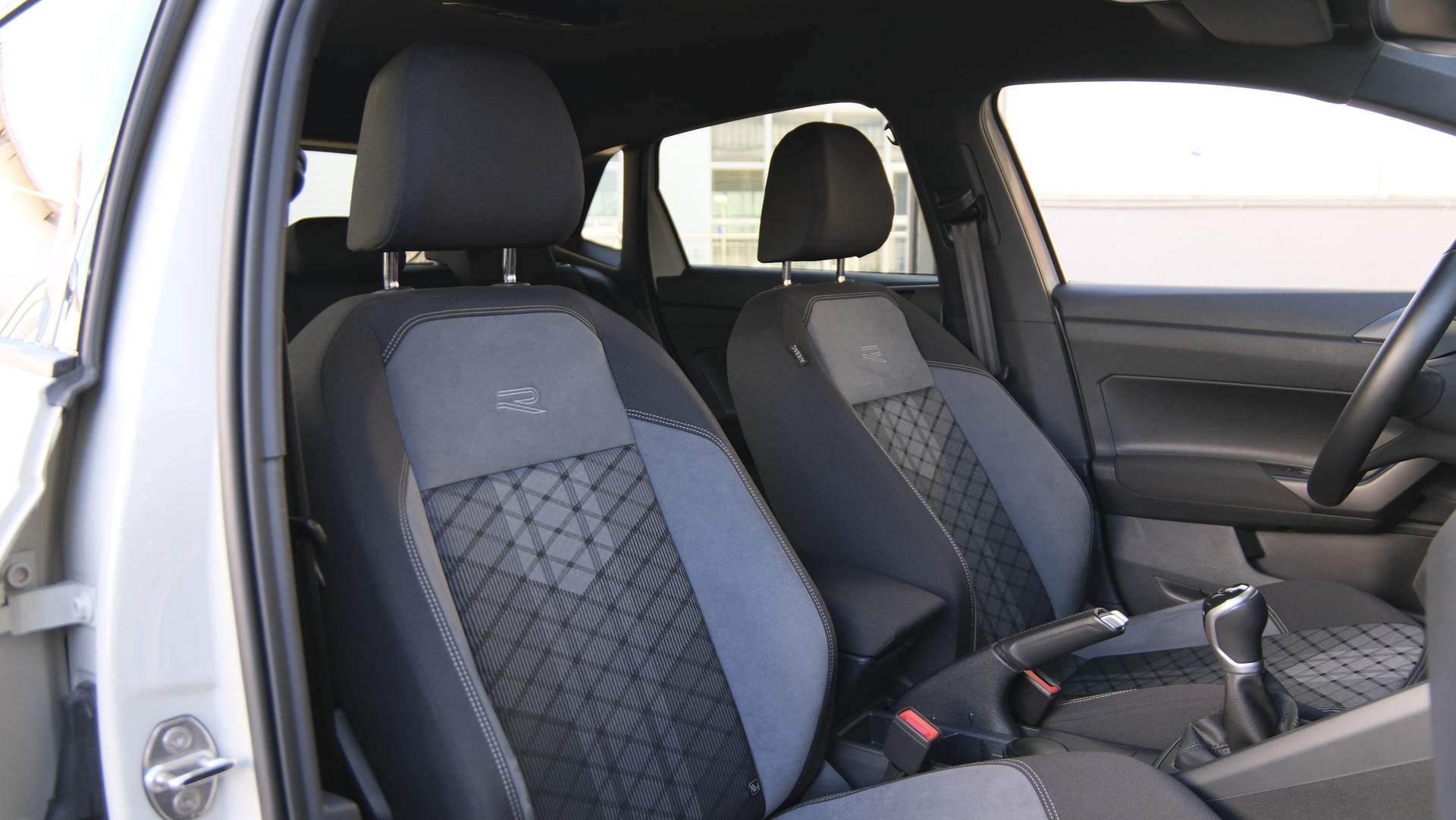 VW Polo 1.0 TSI R-Line-image-14