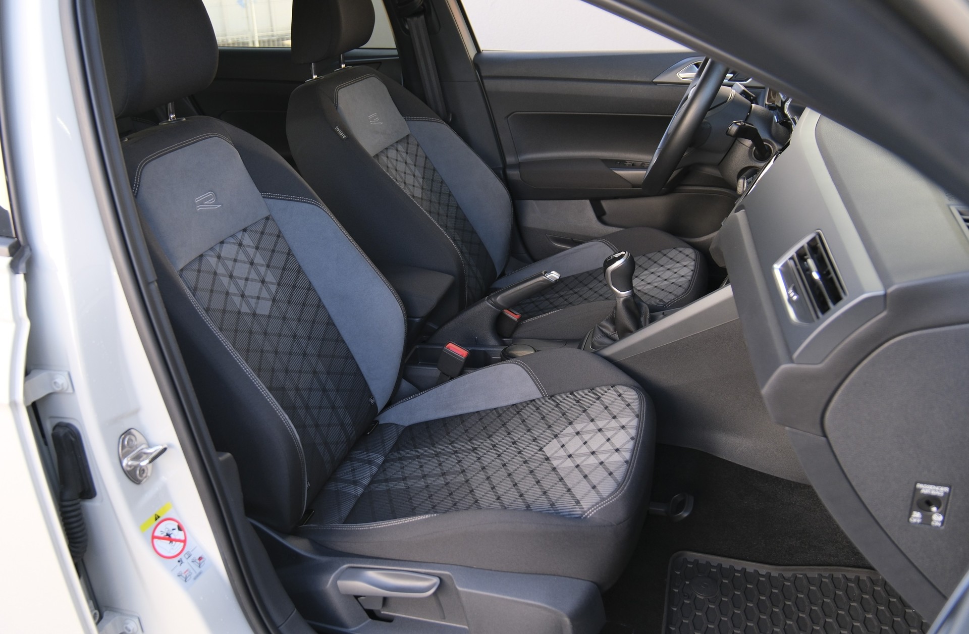 VW Polo 1.0 TSI R-Line-image-15