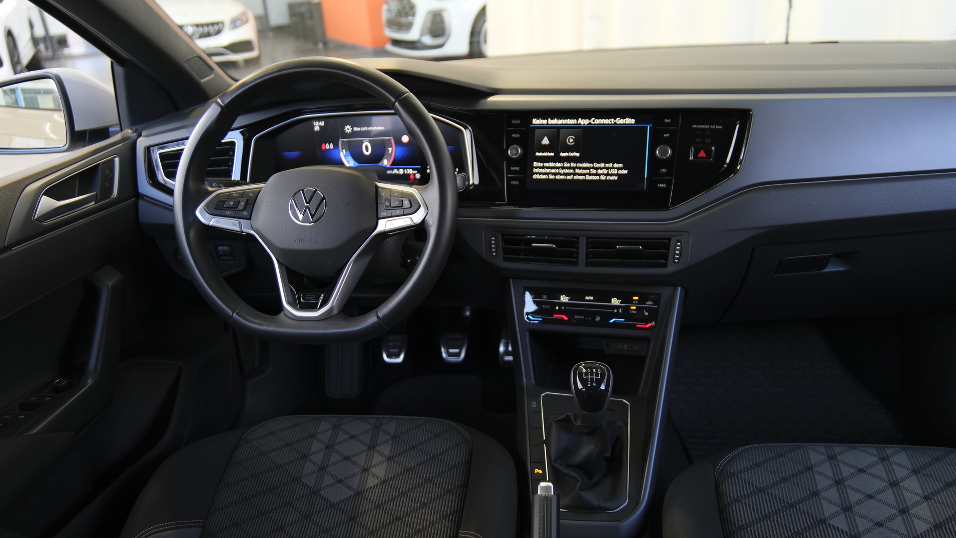VW Polo 1.0 TSI R-Line-image-17