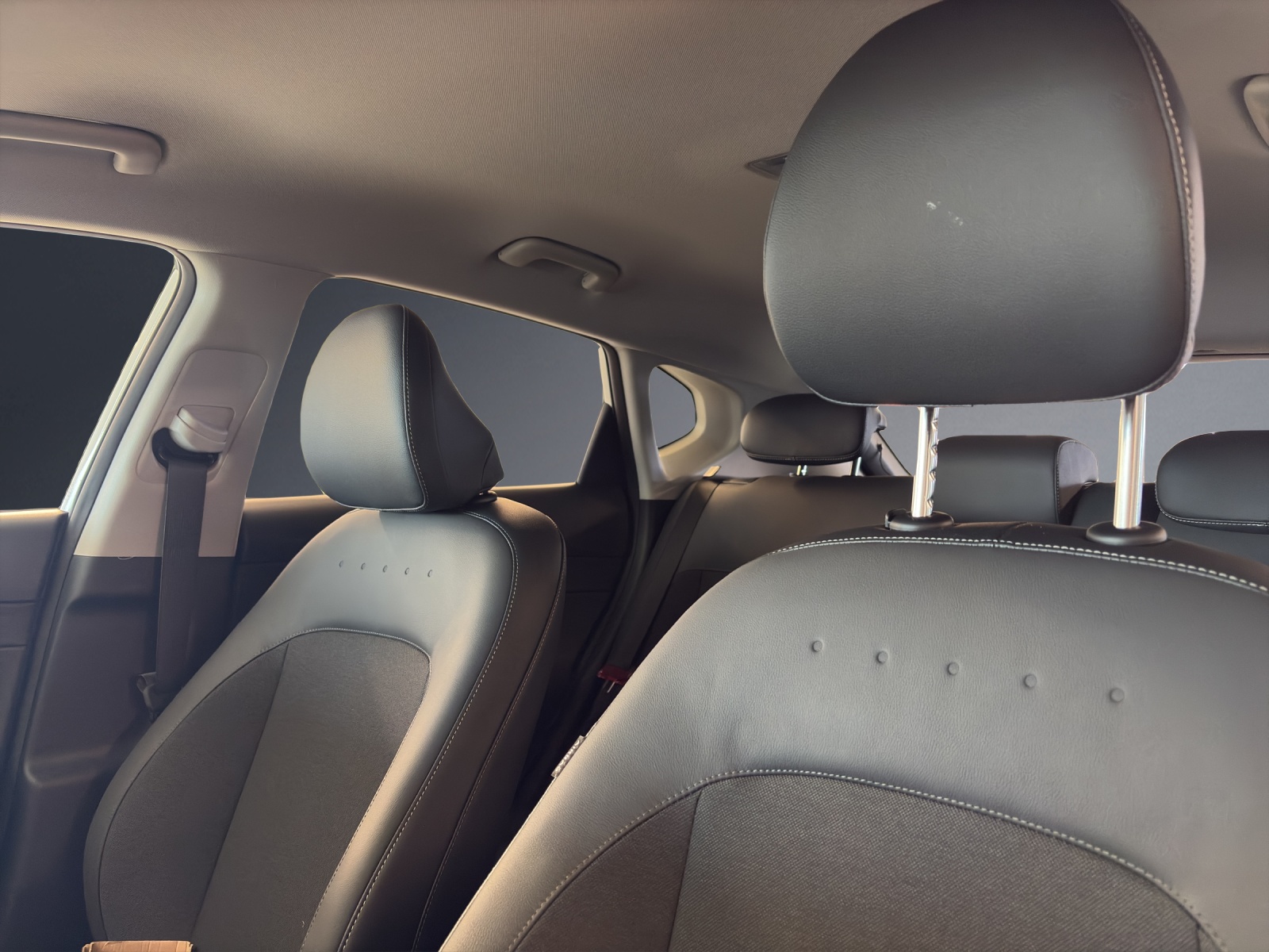 HYUNDAI Kona 1.6 GDi HEV Amplia DCT-image-7