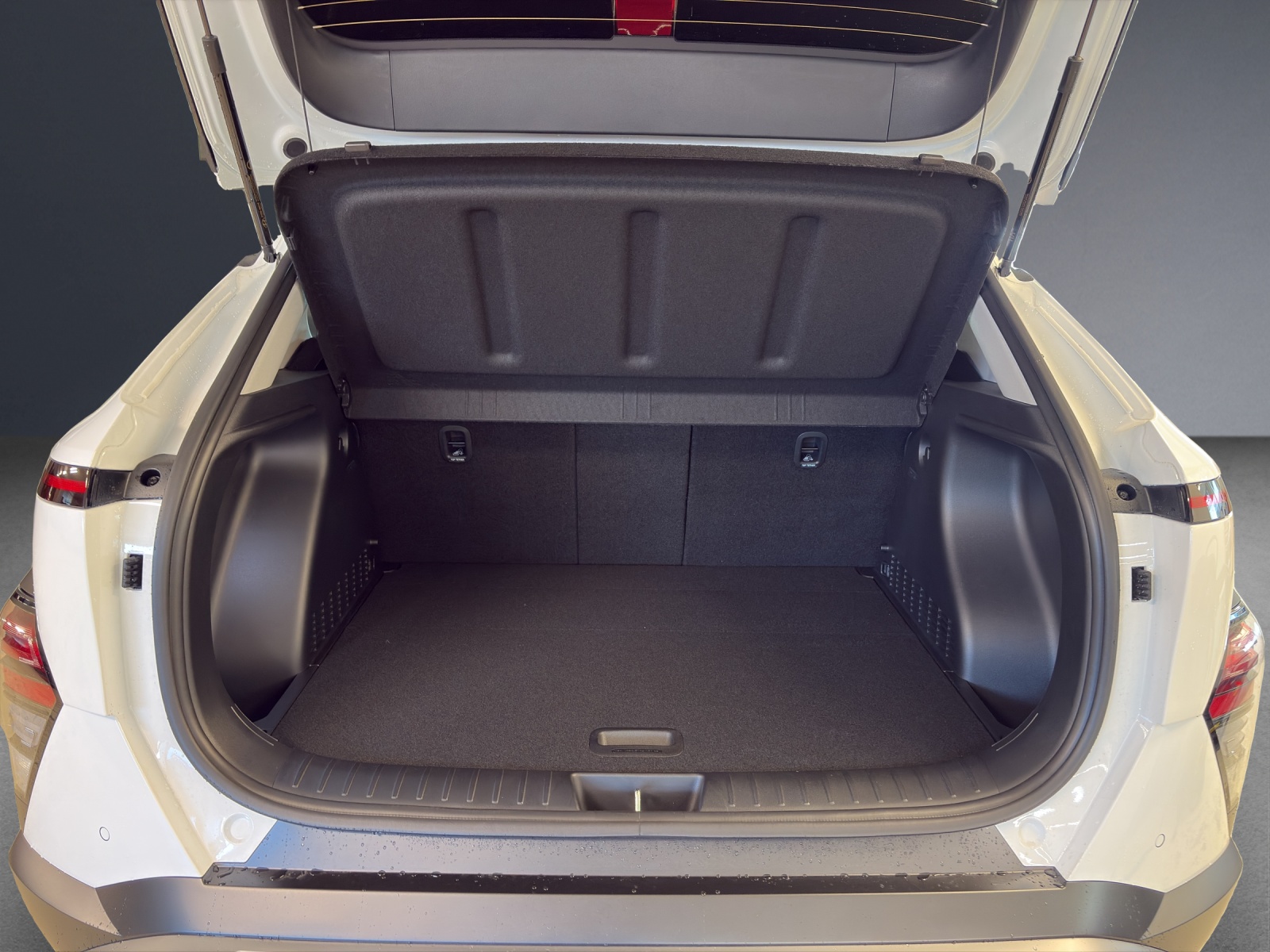 HYUNDAI Kona 1.6 GDi HEV Amplia DCT-image-16