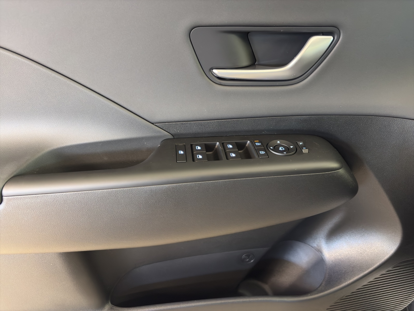 HYUNDAI Kona 1.6 GDi HEV Amplia DCT-image-8