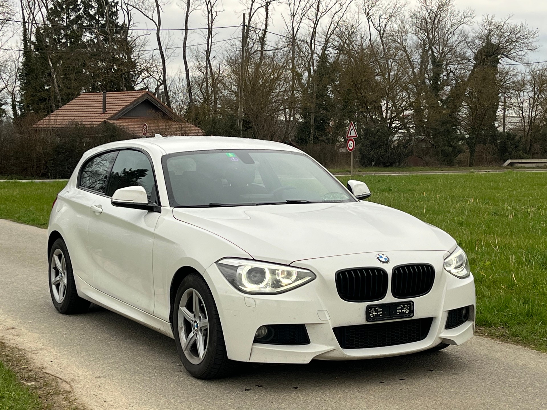 BMW 118i Steptronic M Sport-showroom-element-1