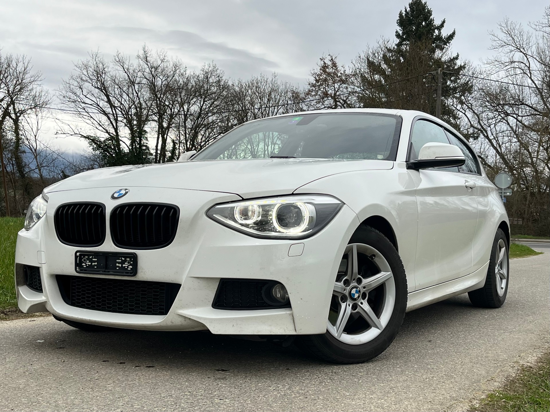 BMW 118i Steptronic M Sport-showroom-element-2