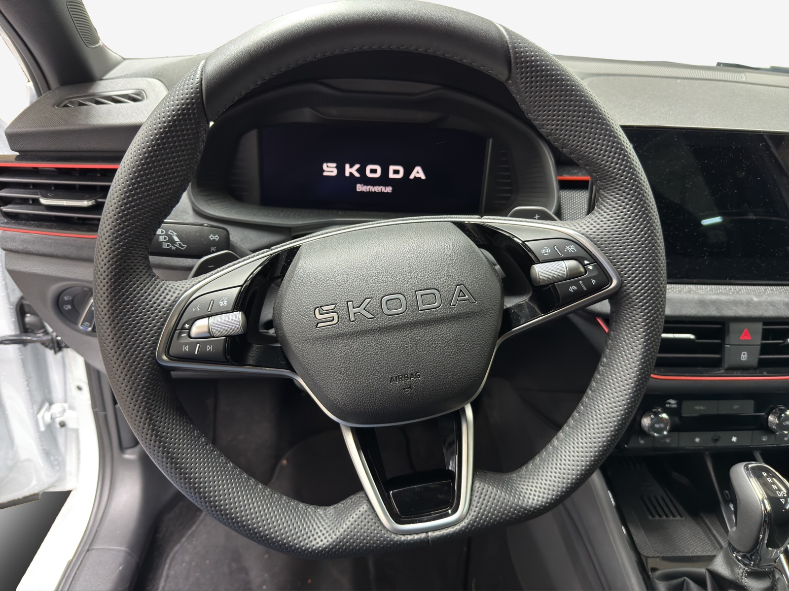 SKODA Scala 1.5 TSI Dynamic DSG-image-9