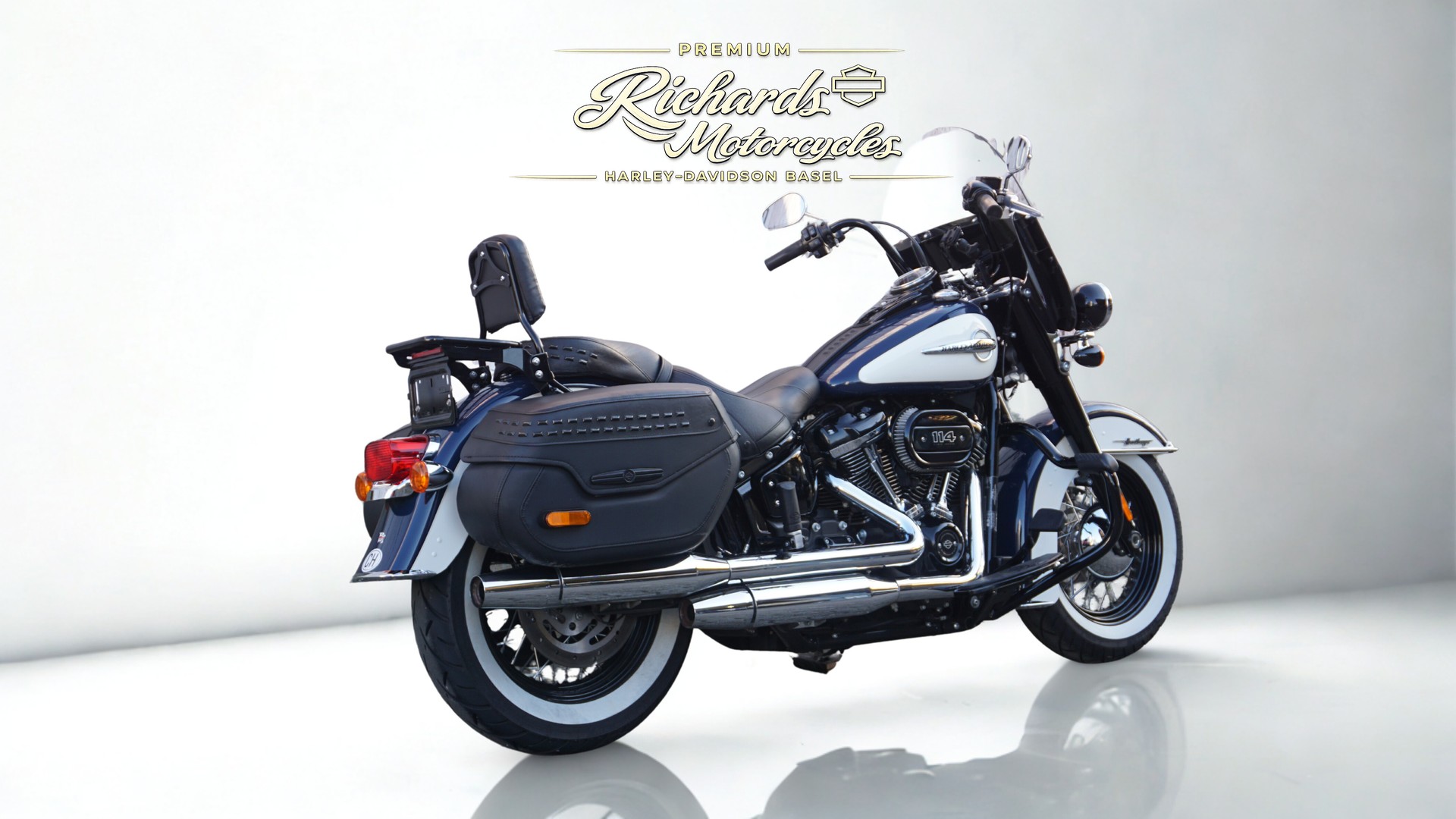 HARLEY-DAVIDSON FLHCS Heritage Classic 114 ABS-showroom-element-2