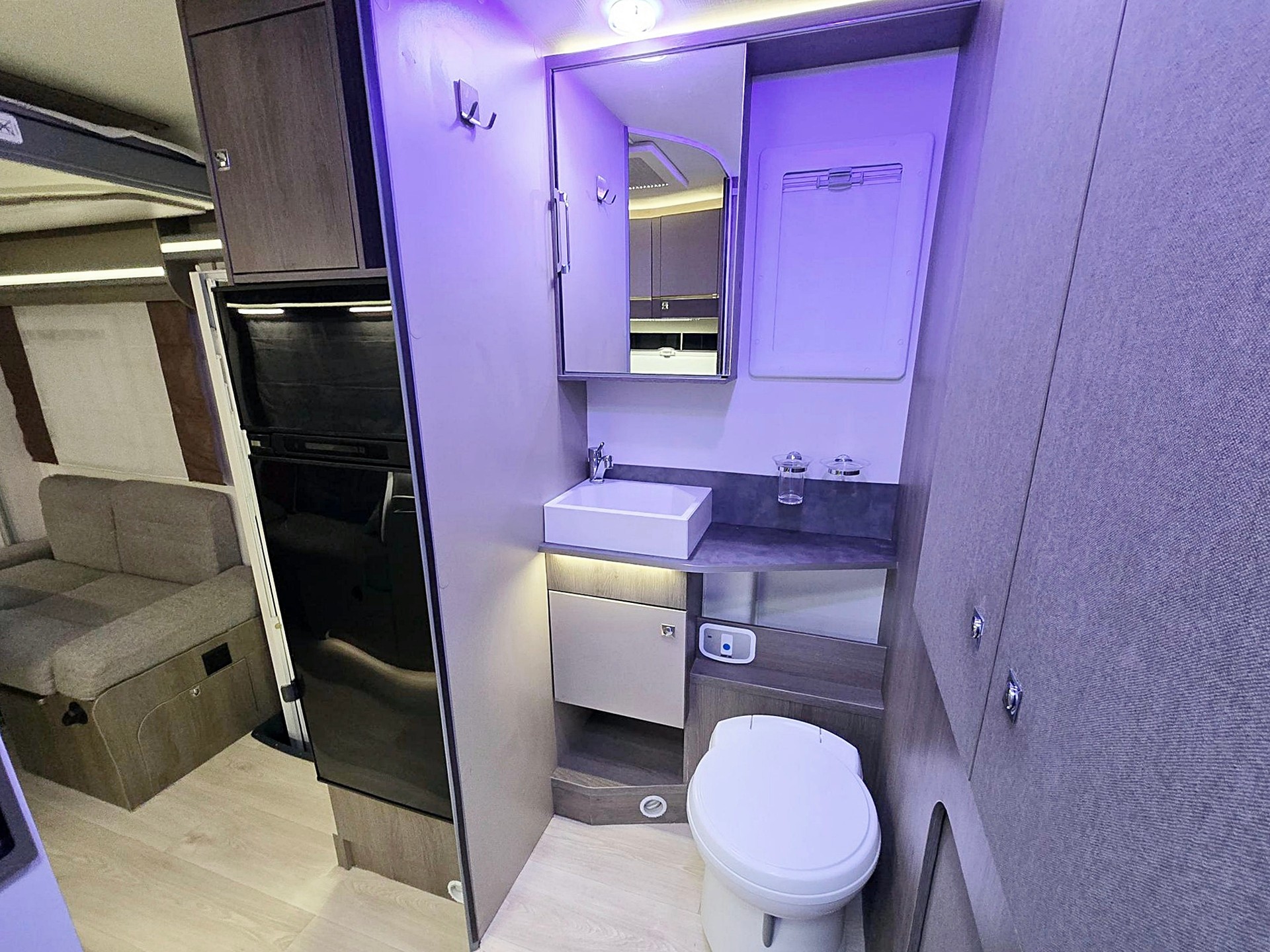 CHAUSSON 640 TITANIUM 2,0 TDCI DIESEL AUTOMAT FORD-image-9