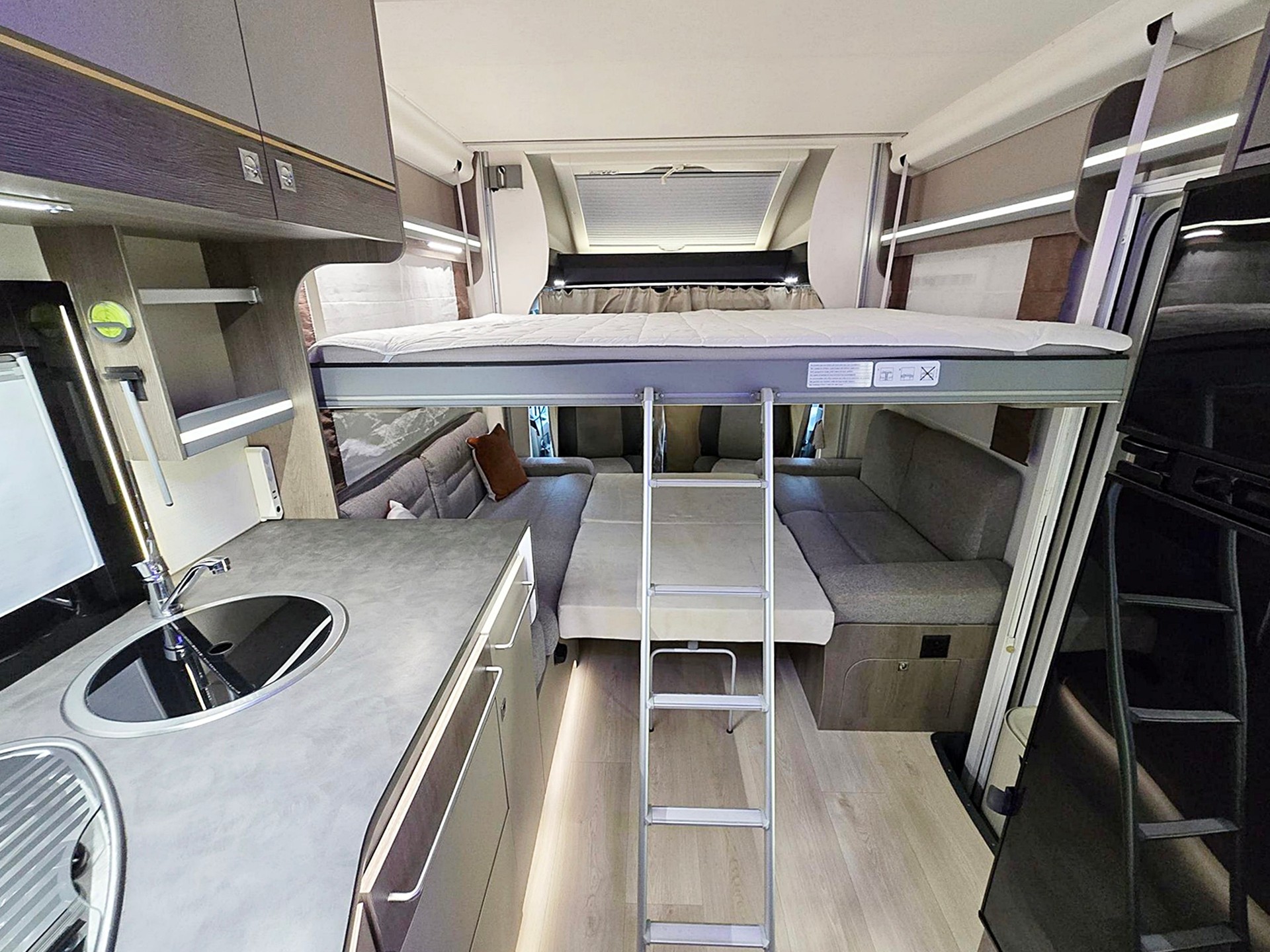 CHAUSSON 640 TITANIUM 2,0 TDCI DIESEL AUTOMAT FORD-image-4