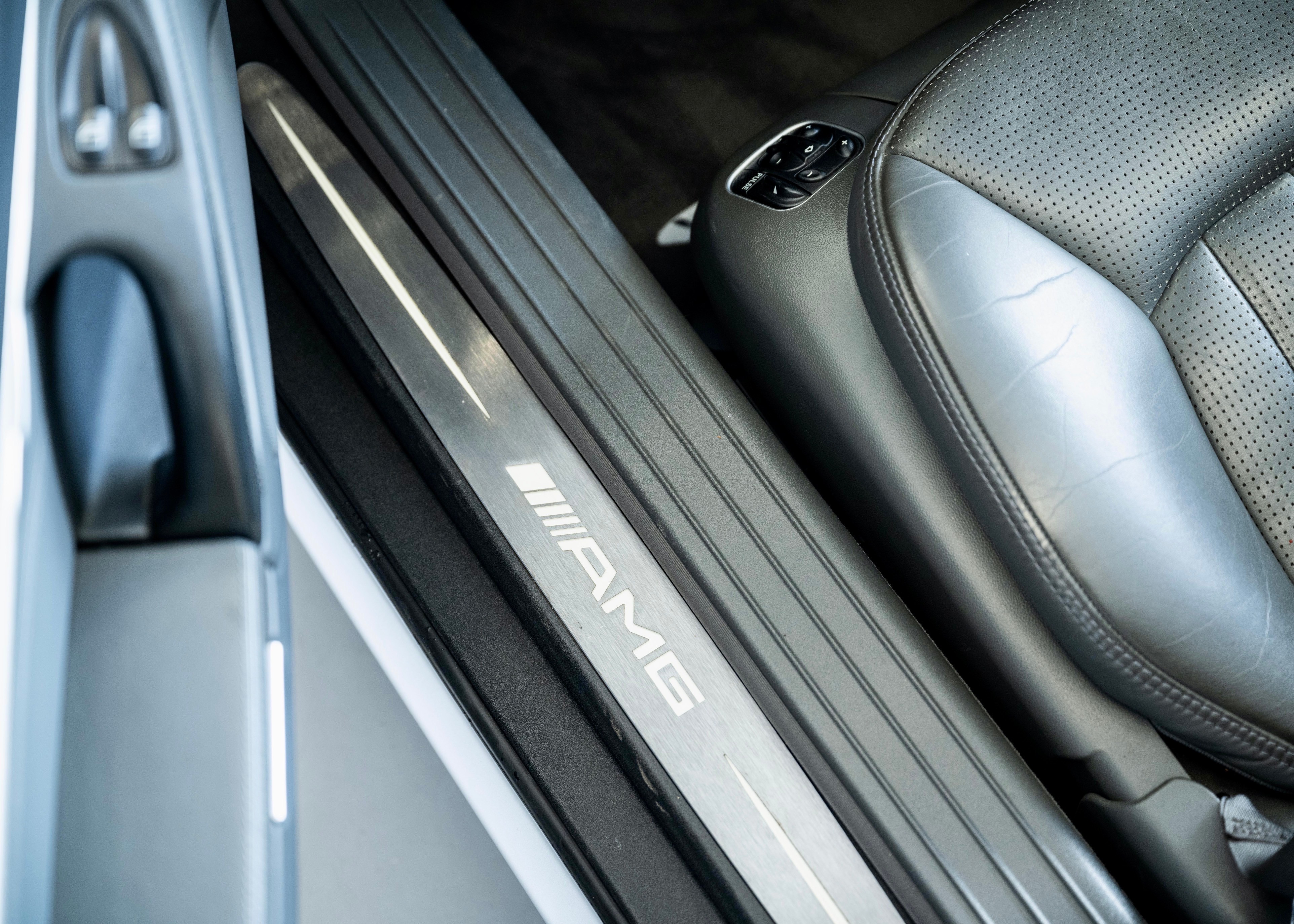 Image MERCEDES-BENZ SL-65-AMG SL 65 AMG (2nd hand, 100% original, stunning condition, full Mercedes history)