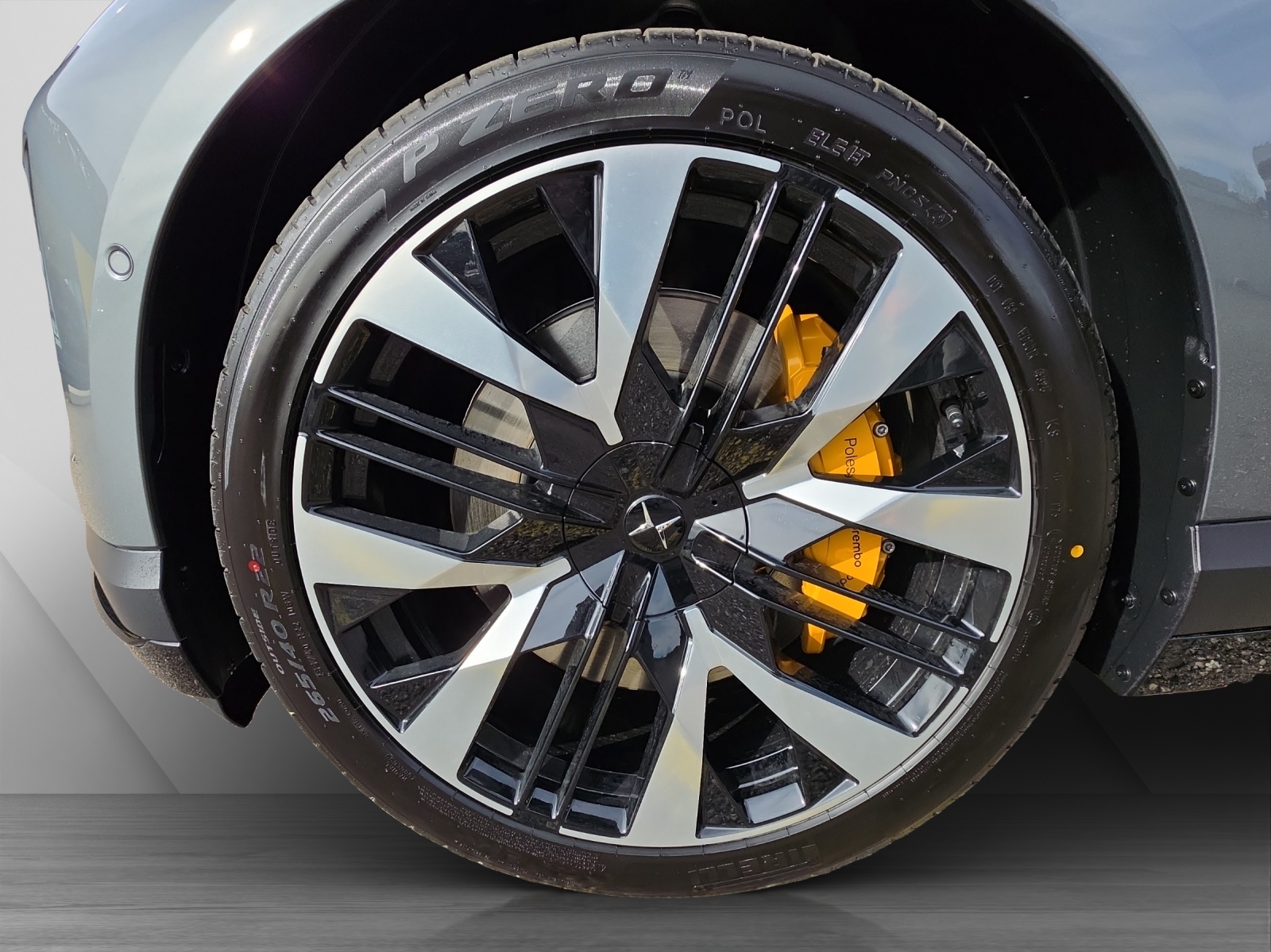 POLESTAR 4 Long Range Dual Motor Performance Plus-image-8
