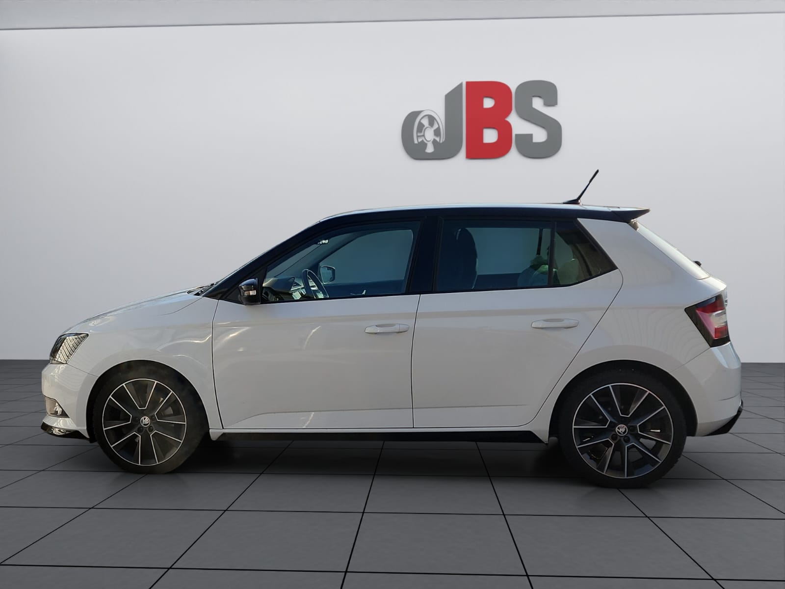 SKODA Fabia 1.4 TSI R5 DSG-image-3