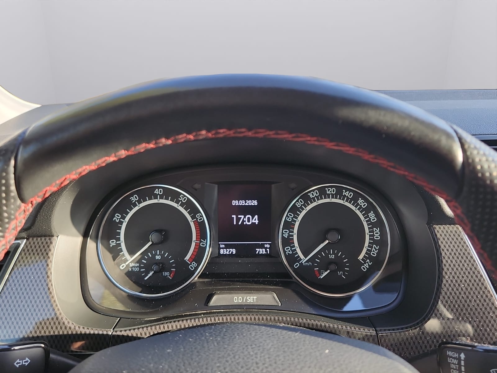 SKODA Fabia 1.4 TSI R5 DSG-image-15