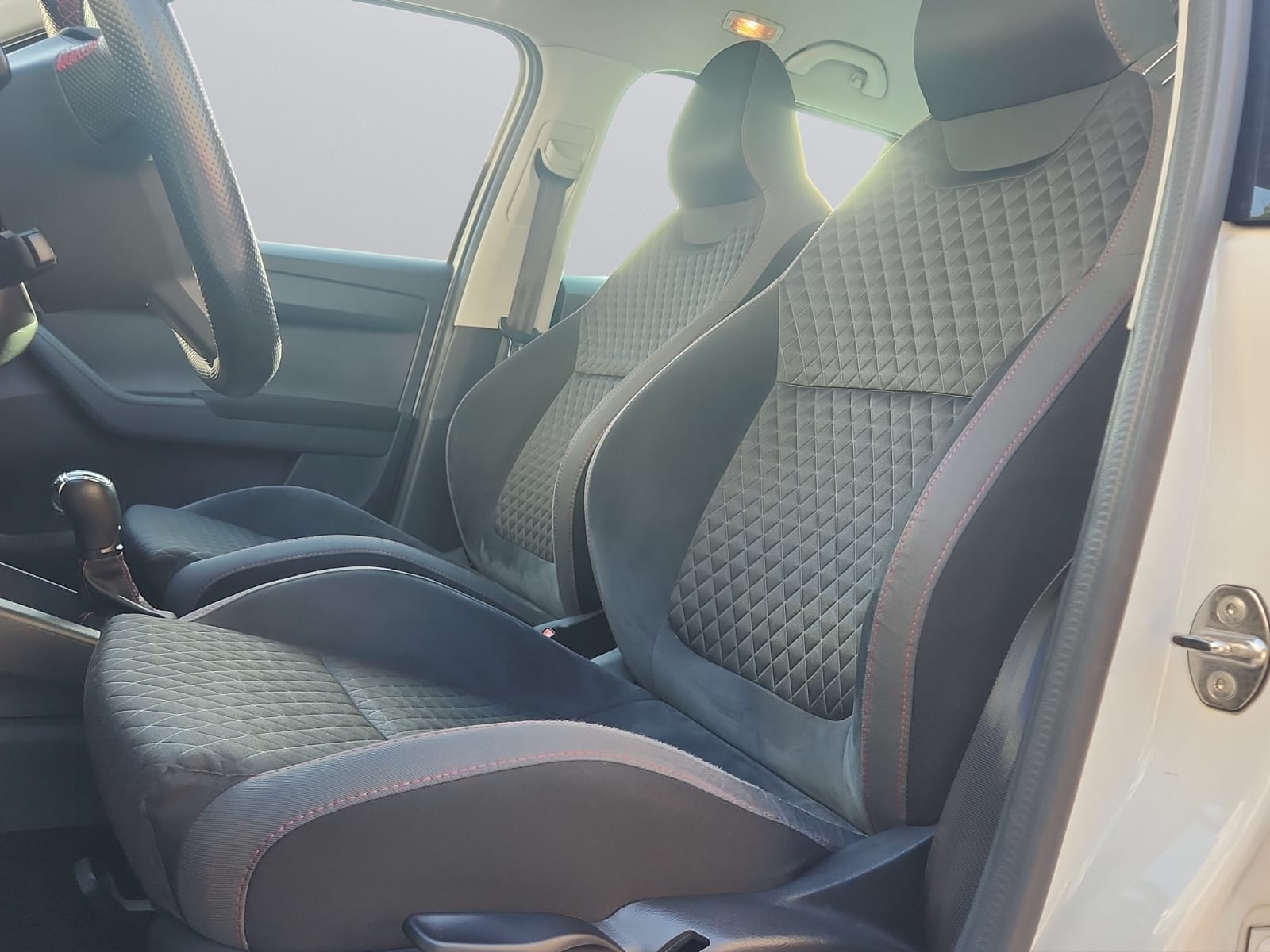 SKODA Fabia 1.4 TSI R5 DSG-image-9