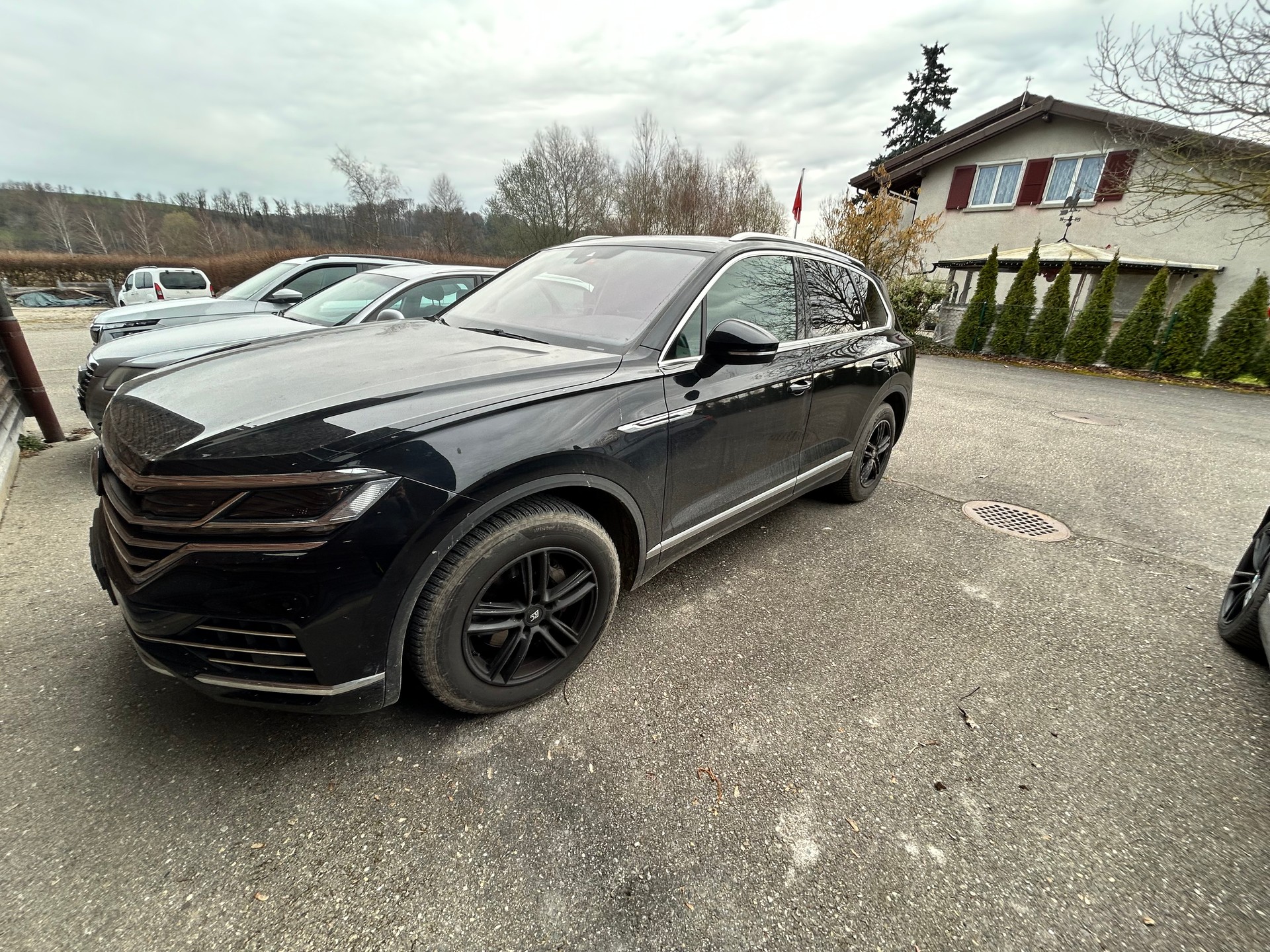 VW Touareg 3.0 TDI Atmosphere Tiptronic-image-1