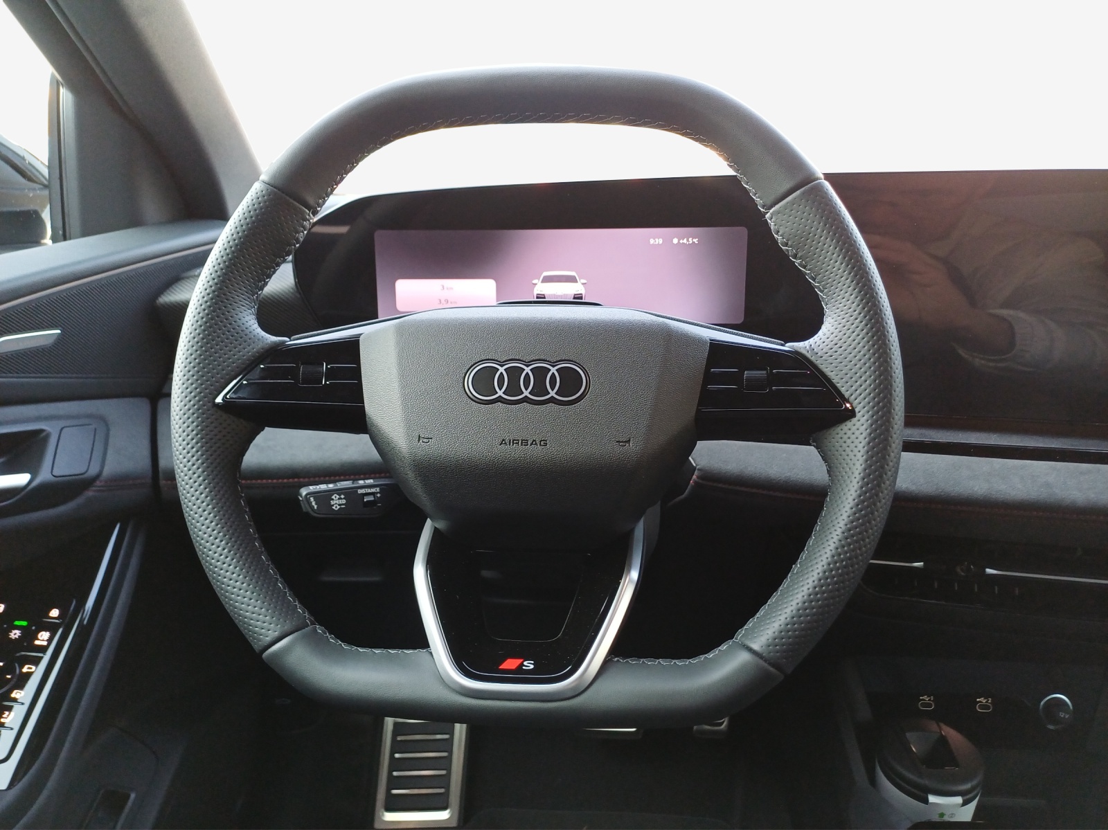 AUDI Q6 Sportback e-tron quattro-image-9