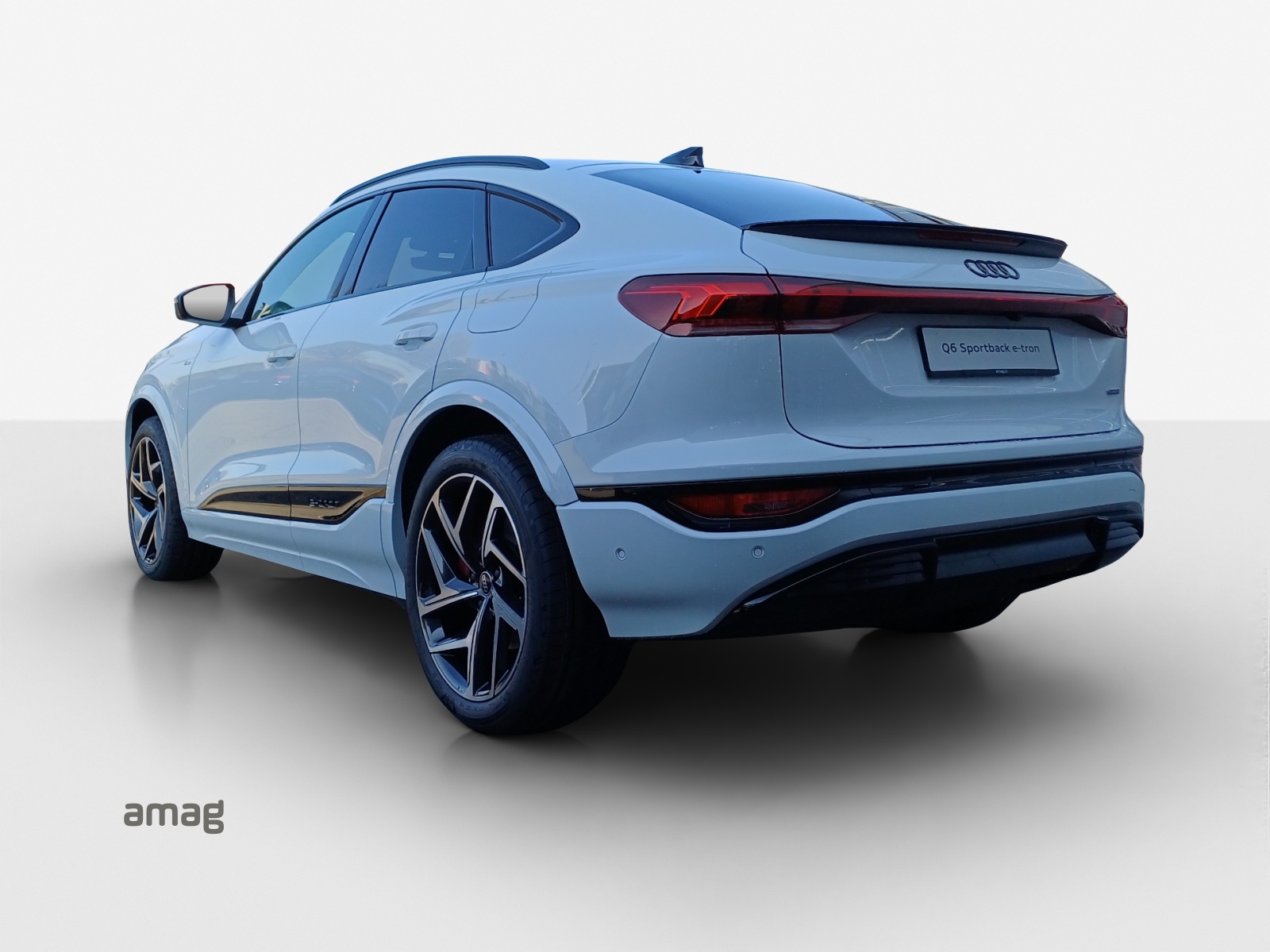 AUDI Q6 Sportback e-tron quattro-image-2