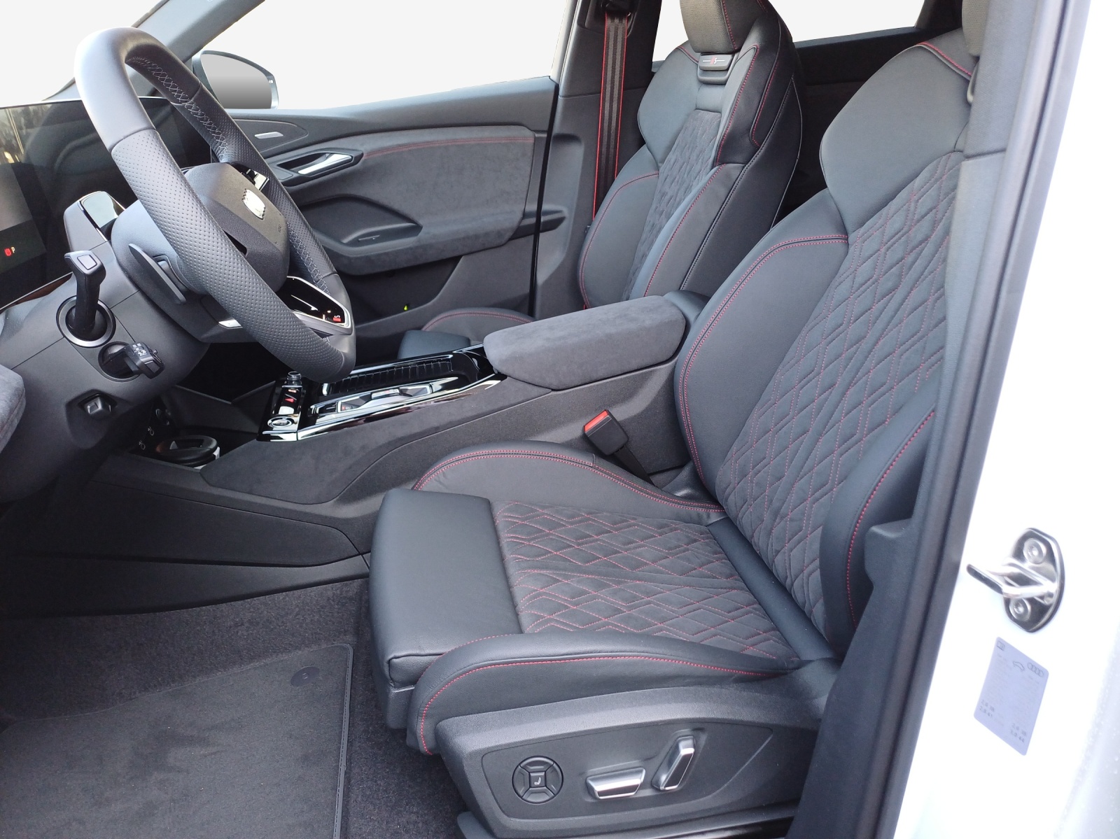 AUDI Q6 Sportback e-tron quattro-image-7
