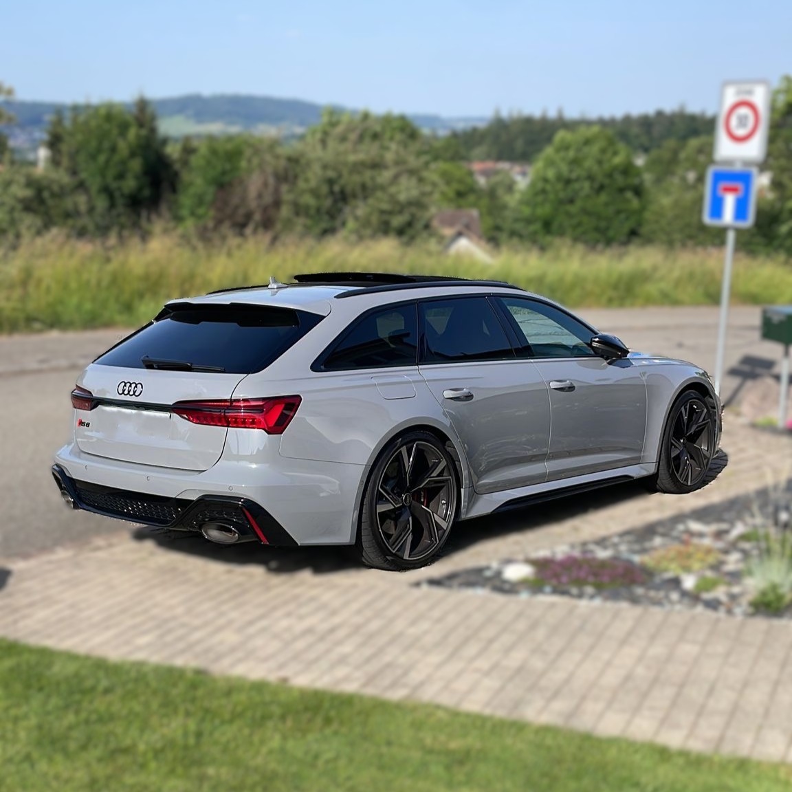 AUDI RS6 Avant 4.0 TFSI V8 quattro-image-19