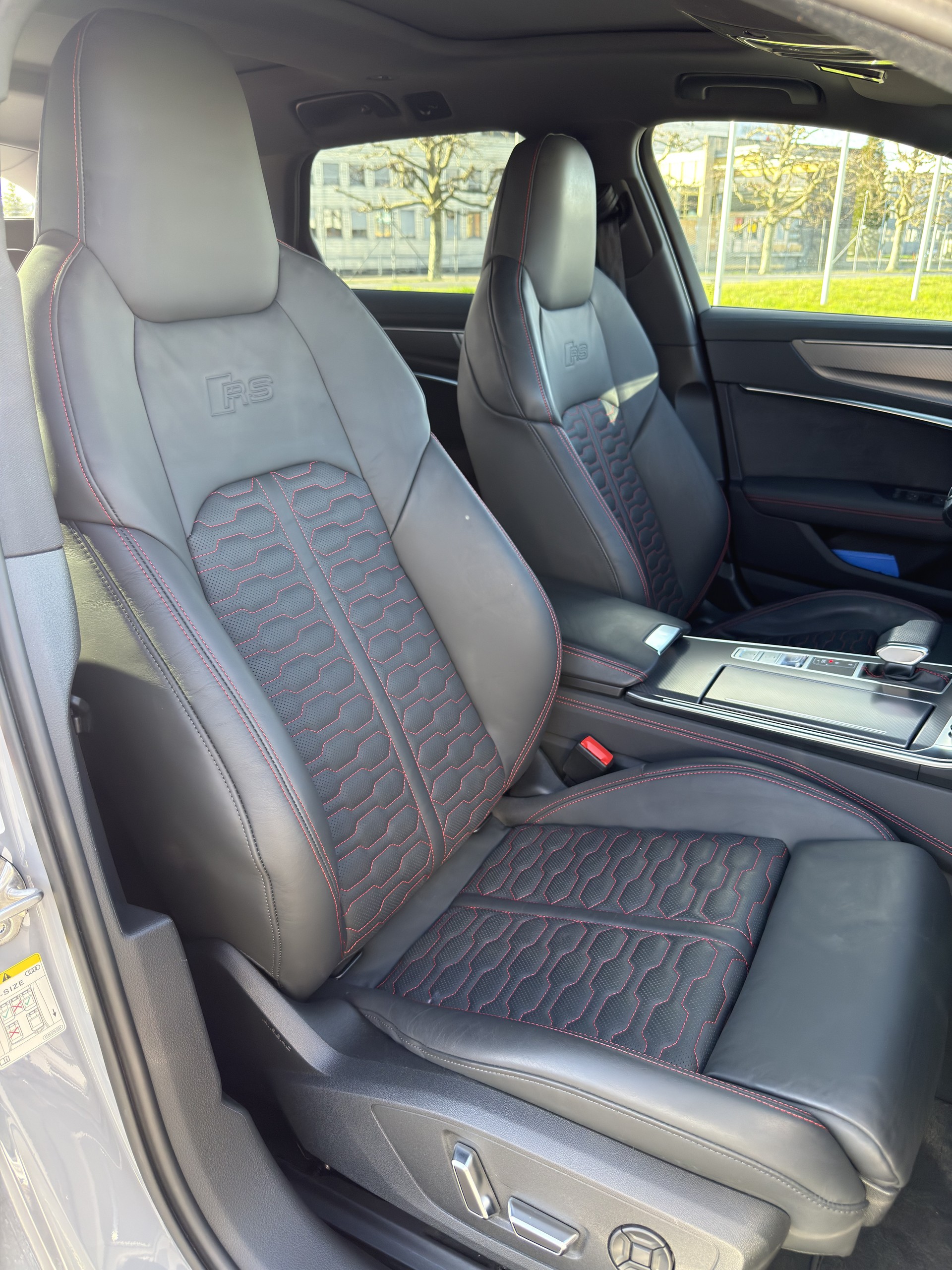 AUDI RS6 Avant 4.0 TFSI V8 quattro-image-14