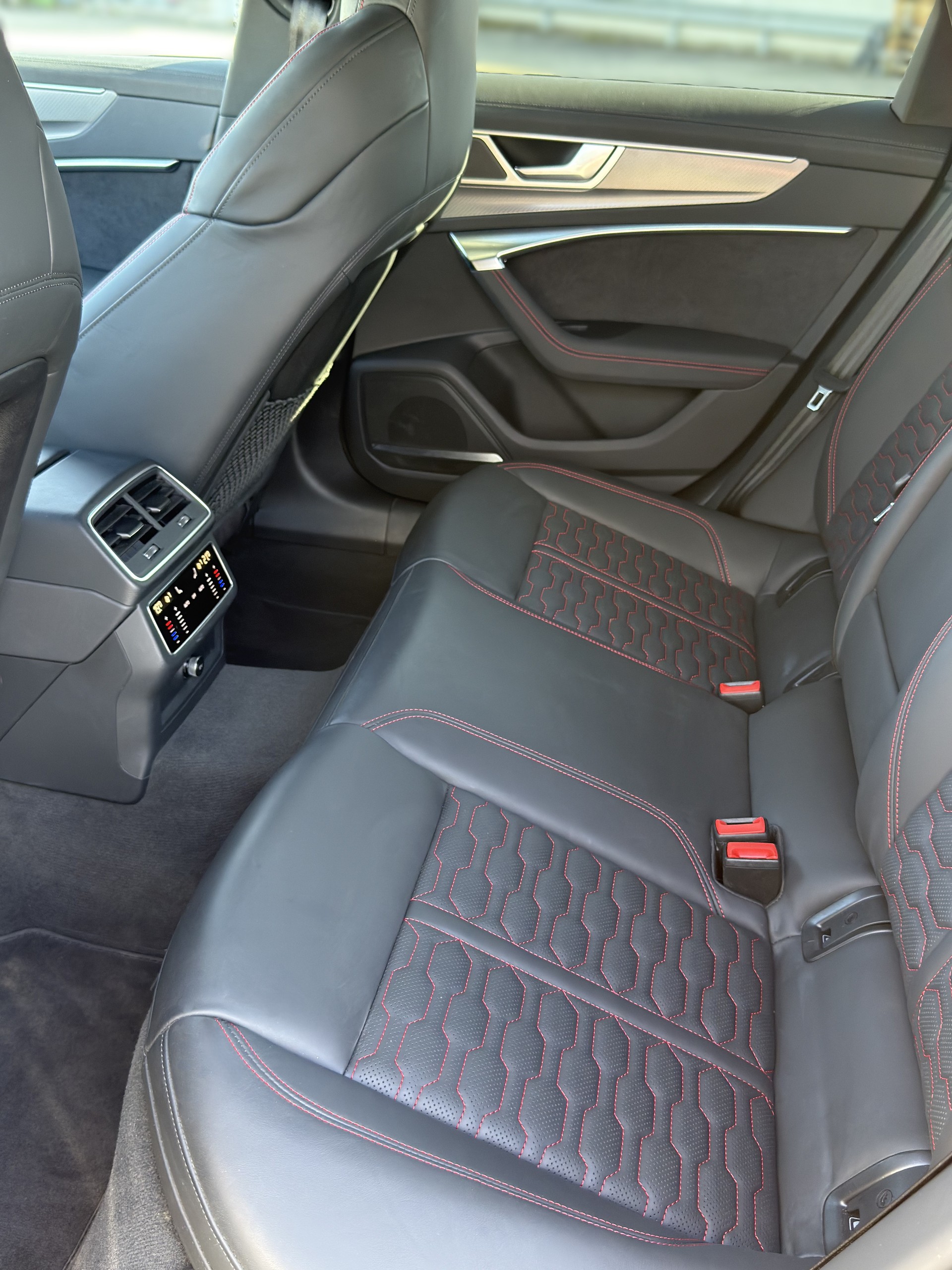 AUDI RS6 Avant 4.0 TFSI V8 quattro-image-15
