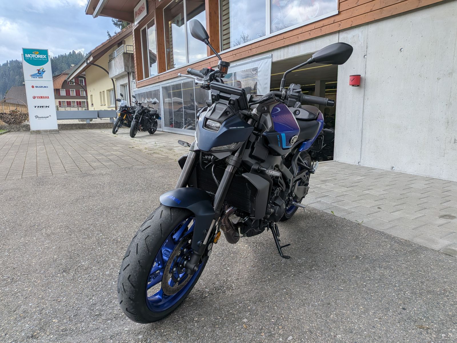 YAMAHA MT-09 Y-AMT-image-2
