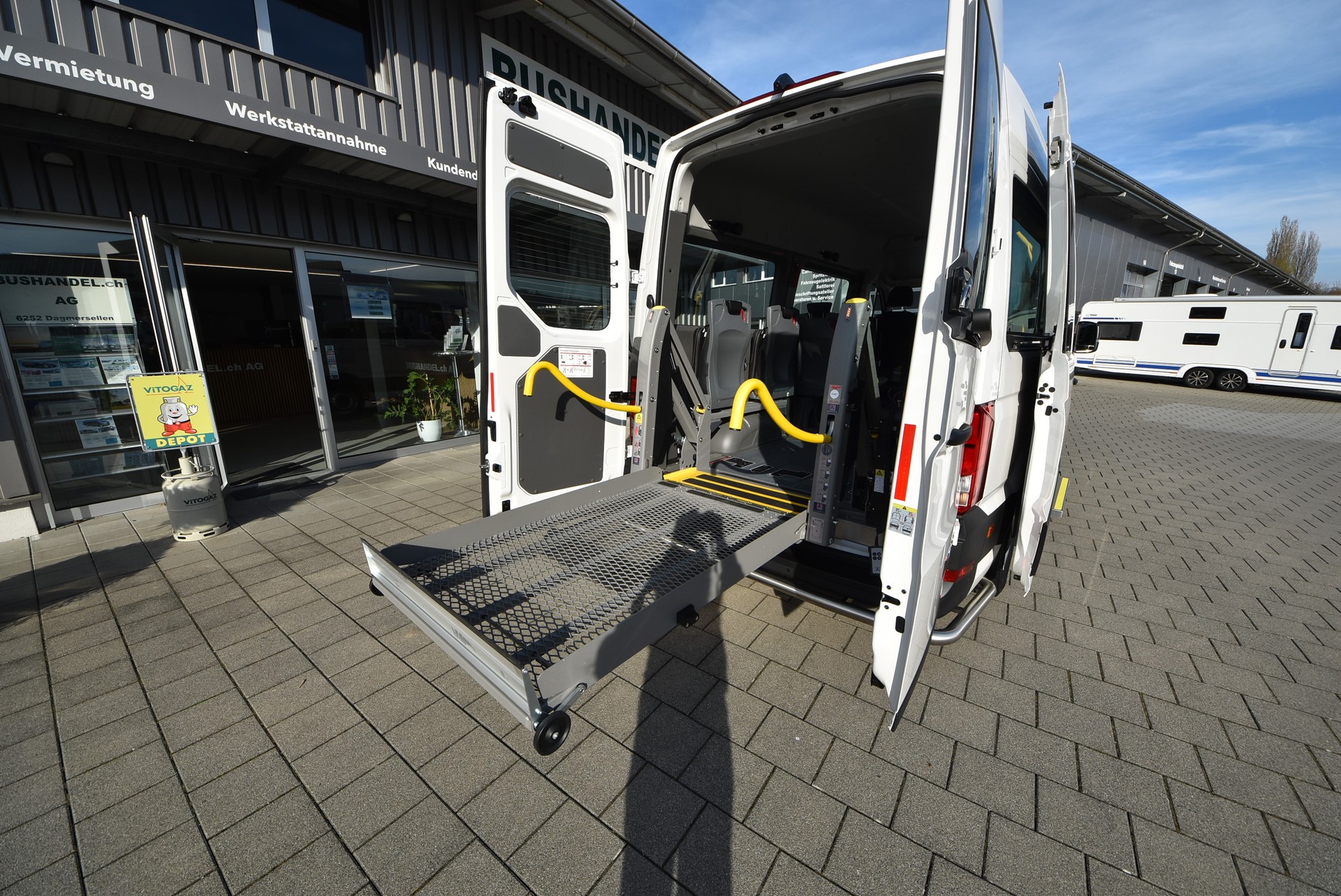 MAN TGE 3.140 Rollstuhlbus-image-11