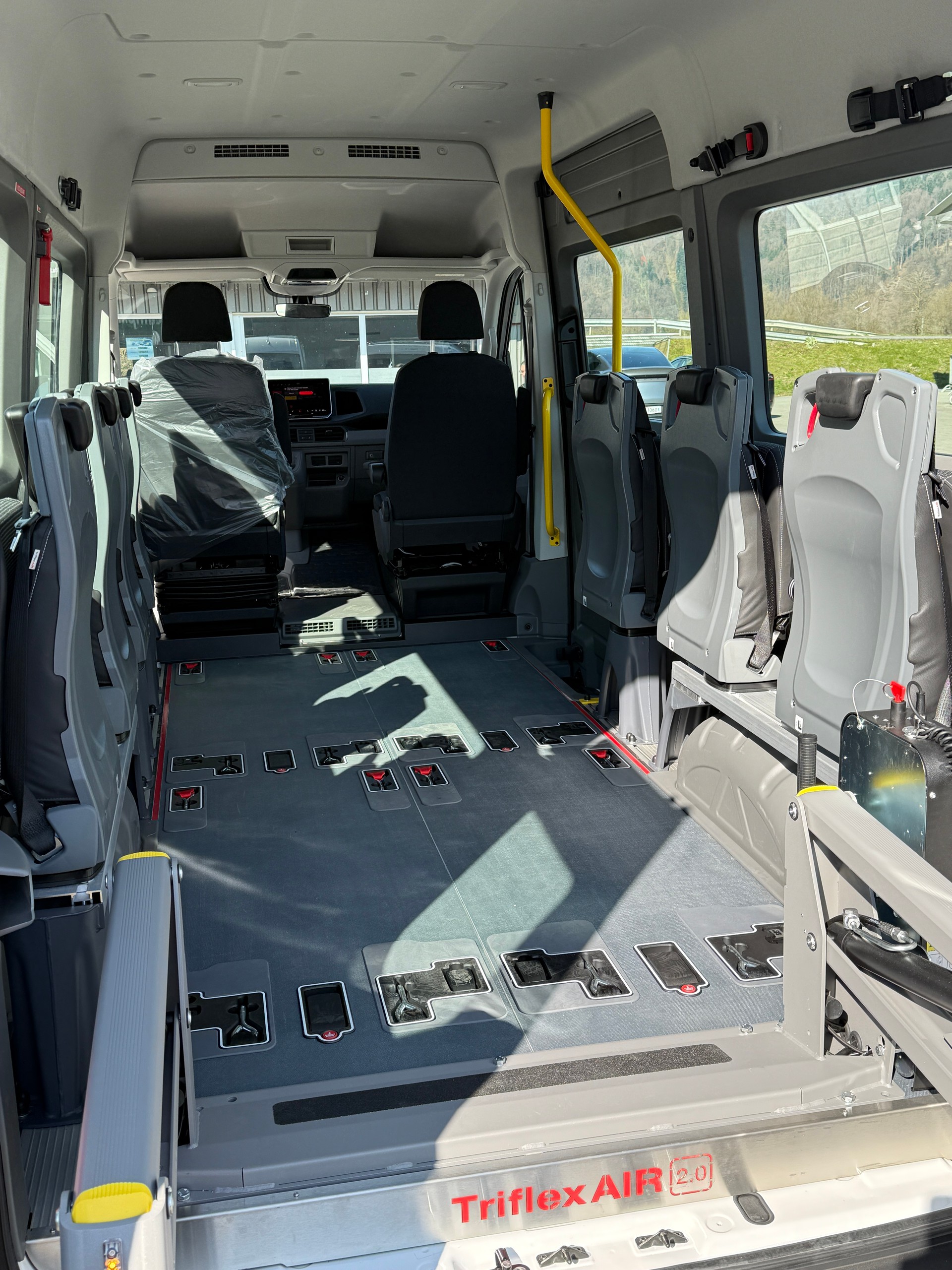 MAN TGE 3.140 Rollstuhlbus-image-13