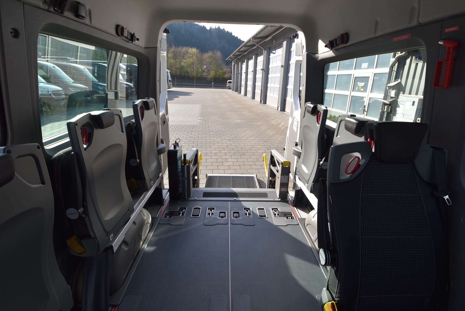 MAN TGE 3.140 Rollstuhlbus-image-12