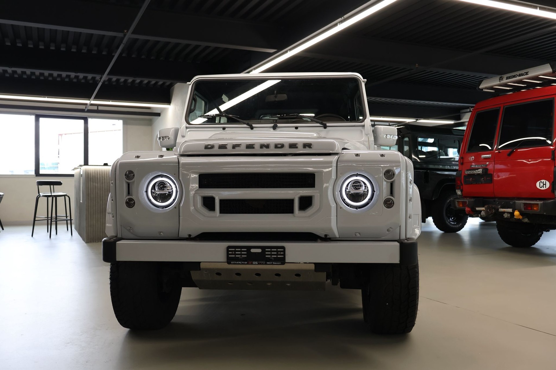 LAND ROVER Defender 90 2.2 TD4 LIMITED EDITION-image-6