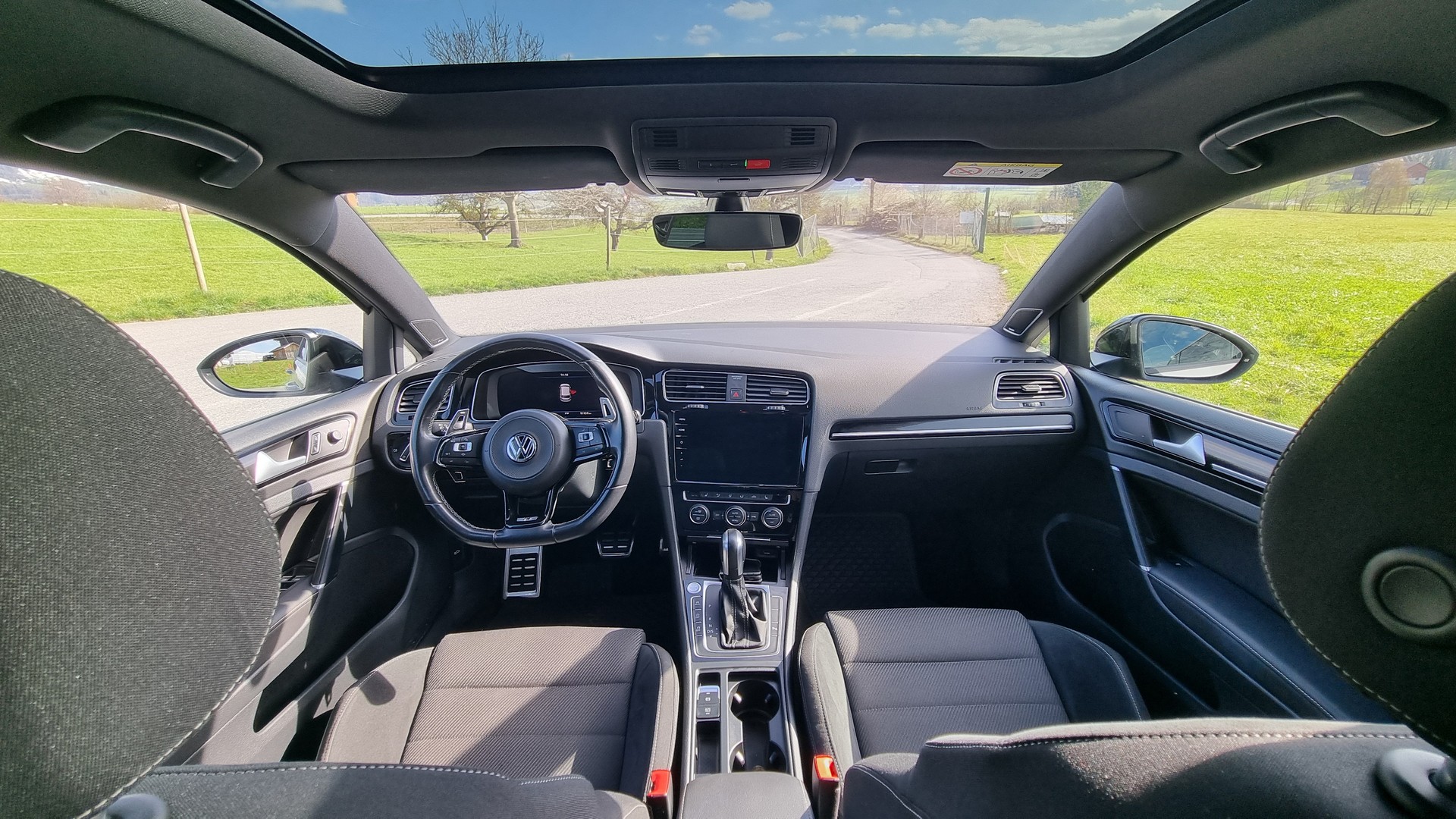 VW Golf 2.0 TSI R 4Motion DSG-image-3