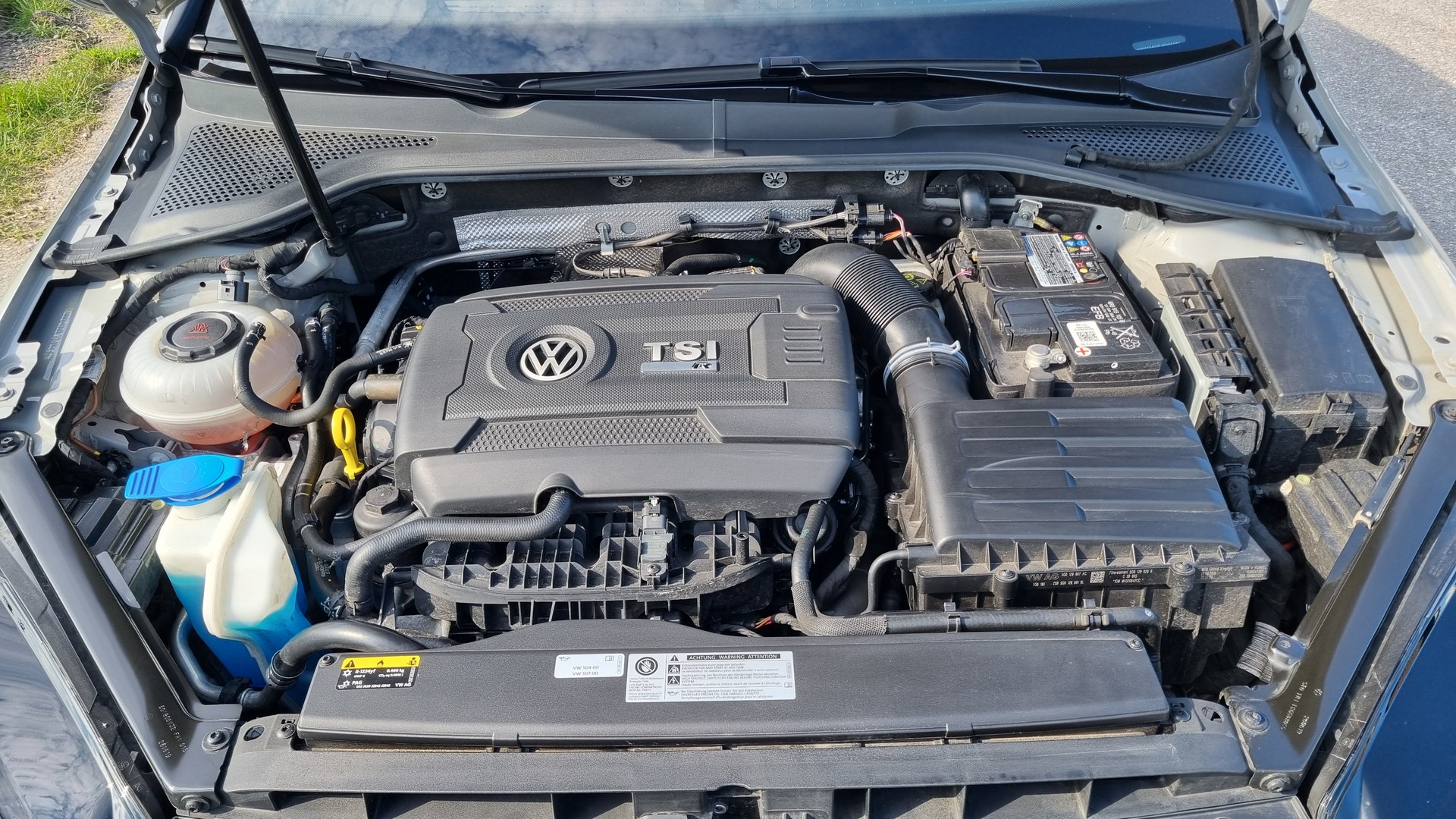 VW Golf 2.0 TSI R 4Motion DSG-image-5