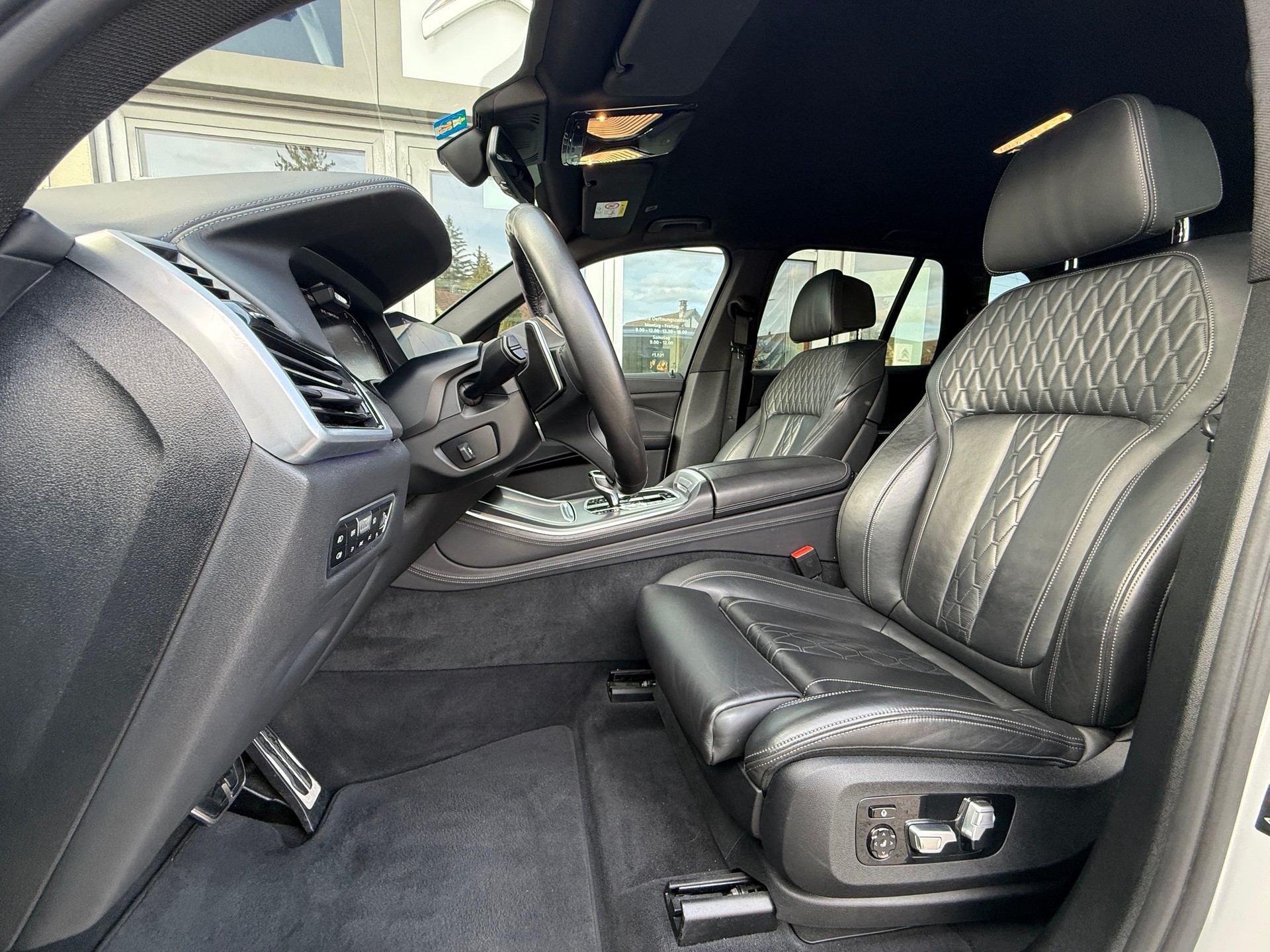 BMW X5 xDrive M50d Steptronic-image-13