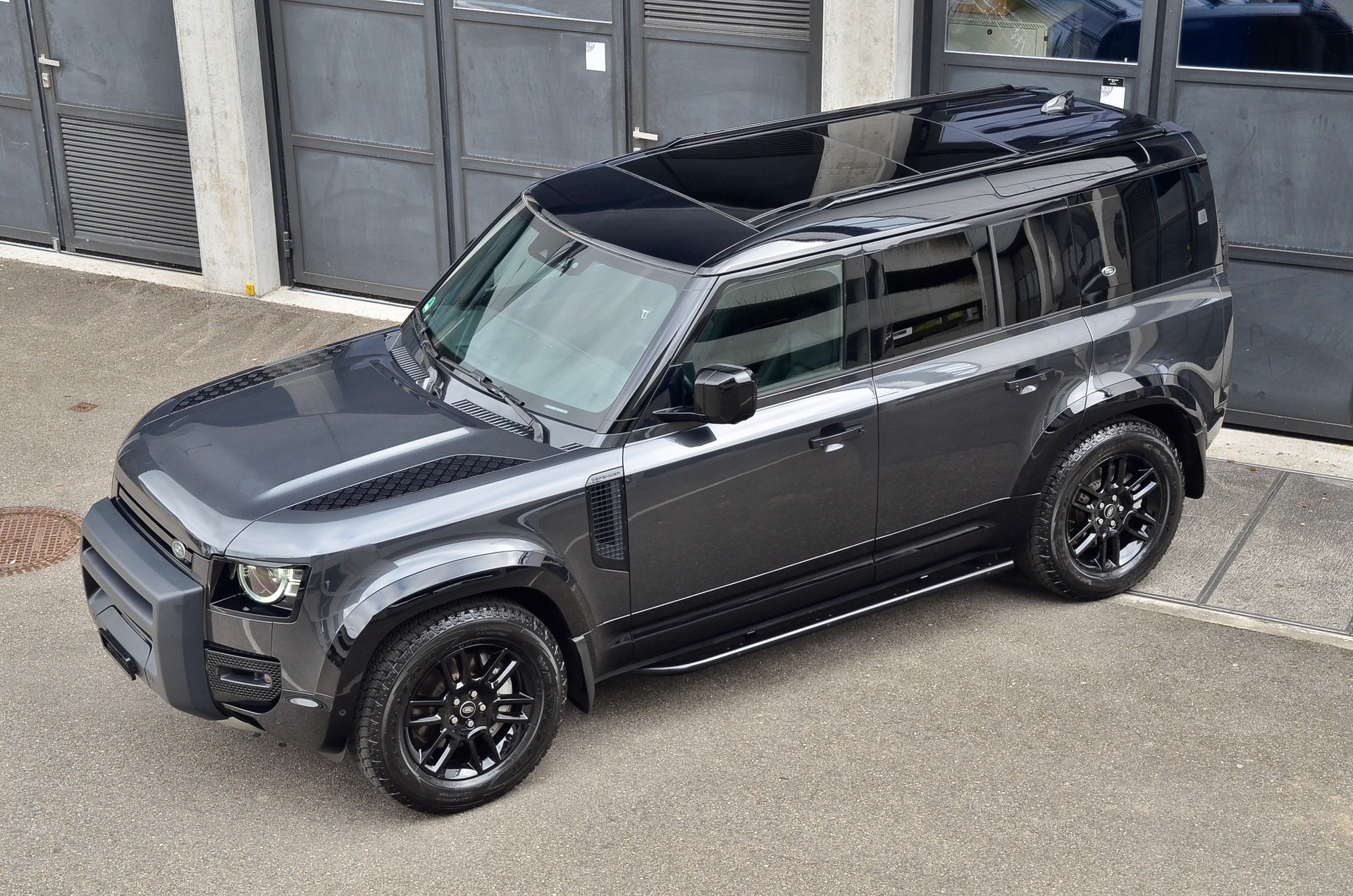 LAND ROVER Defender 110 3.0 D I6 300 X-Dynamic SE AWD AT8-image-15